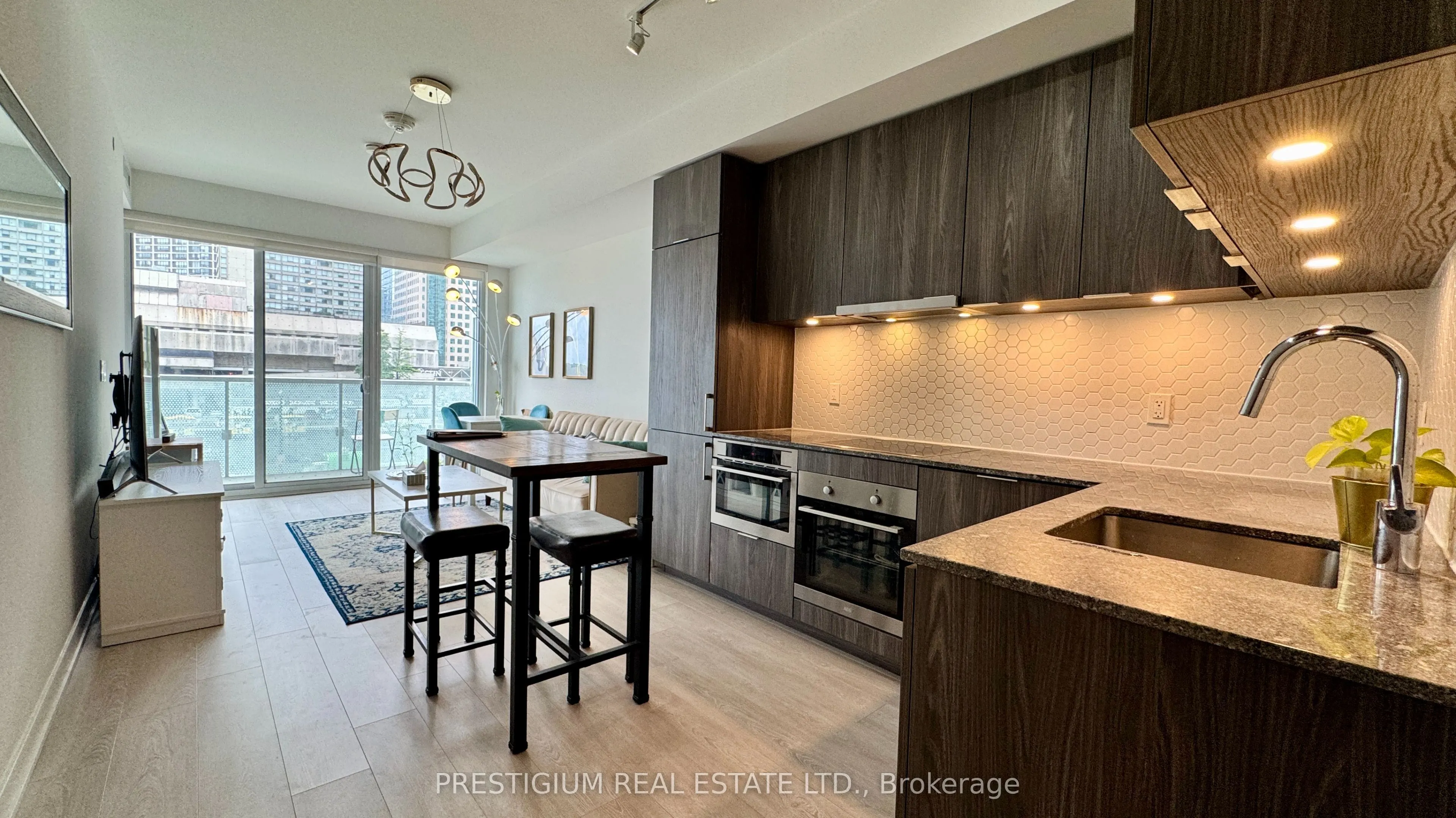 15 Queens Quay E, #216