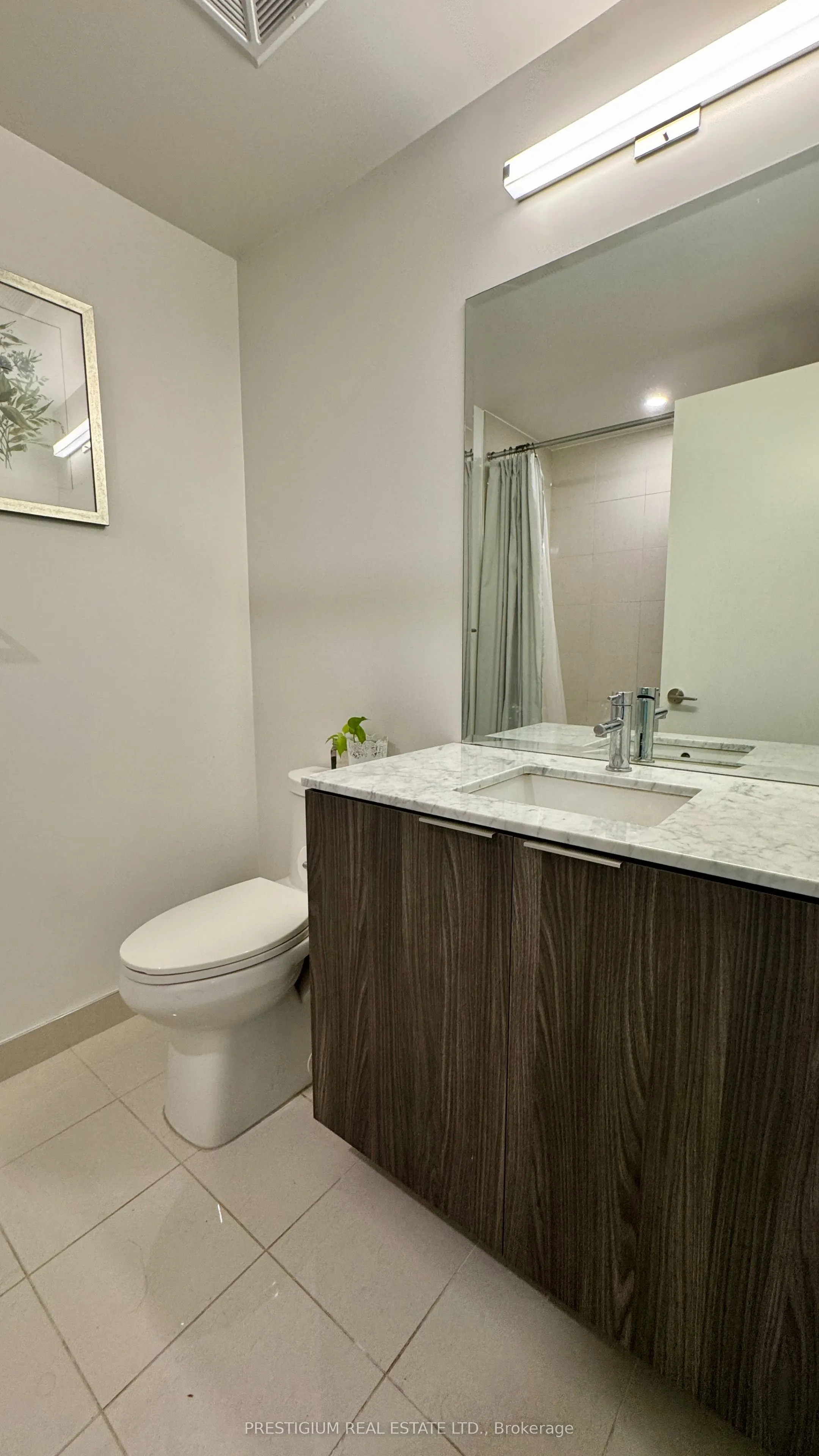 15 Queens Quay E, #216