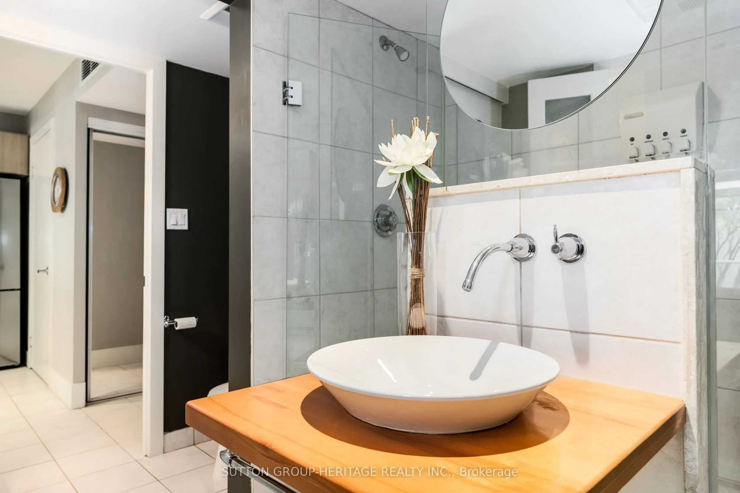 550 Queens Quay W, #126