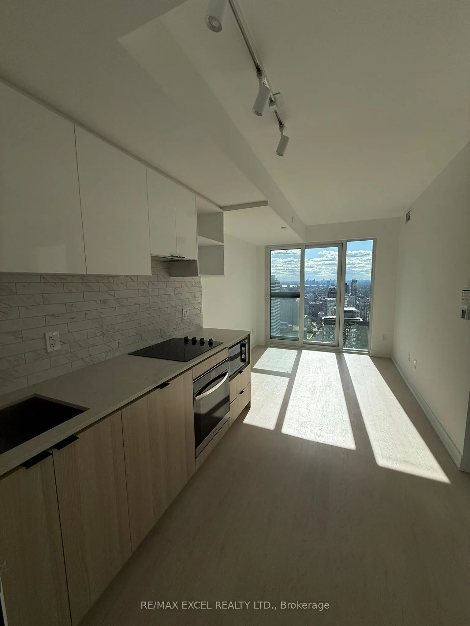 252 Church Street, #5516