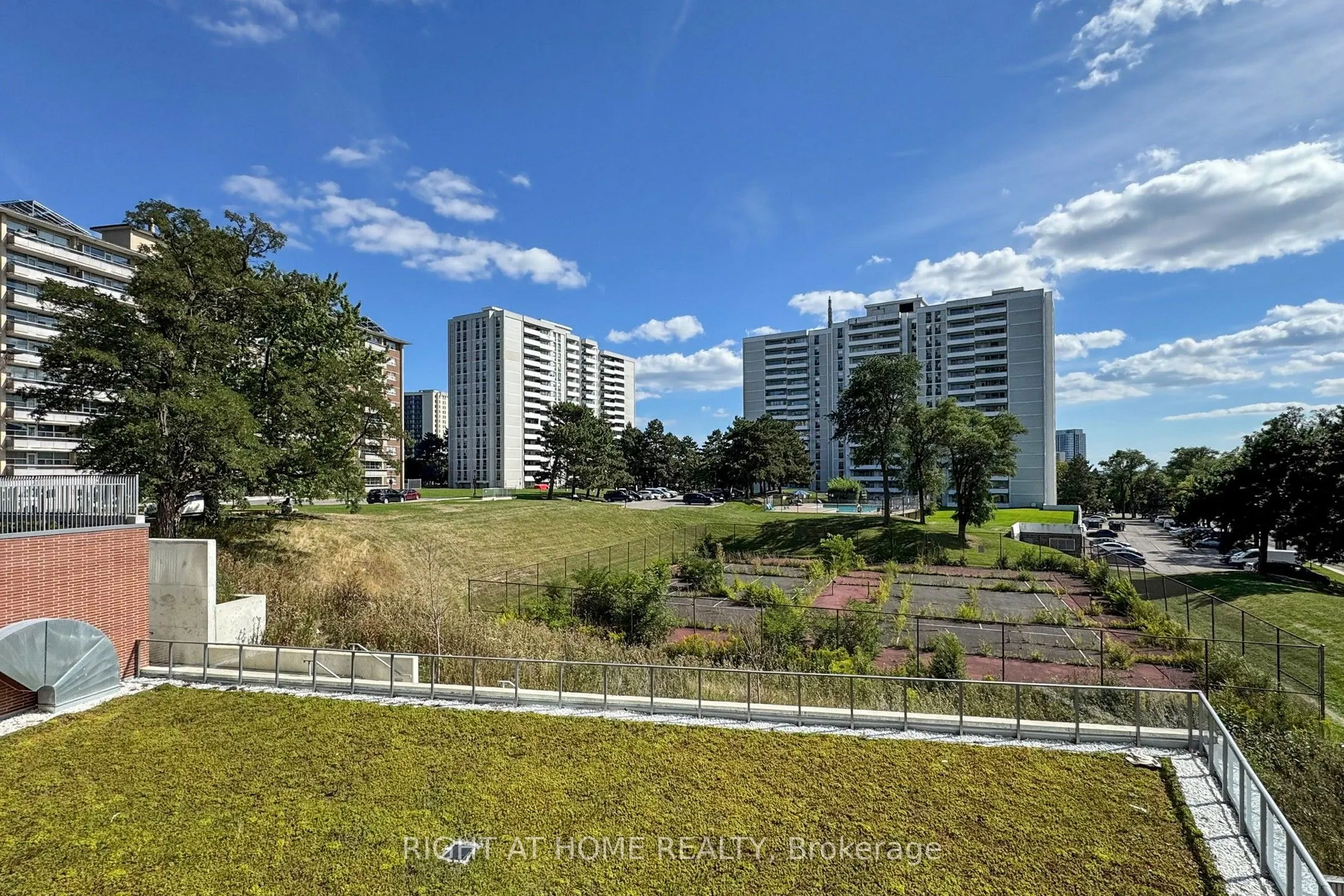 36 Forest Manor Road, #103