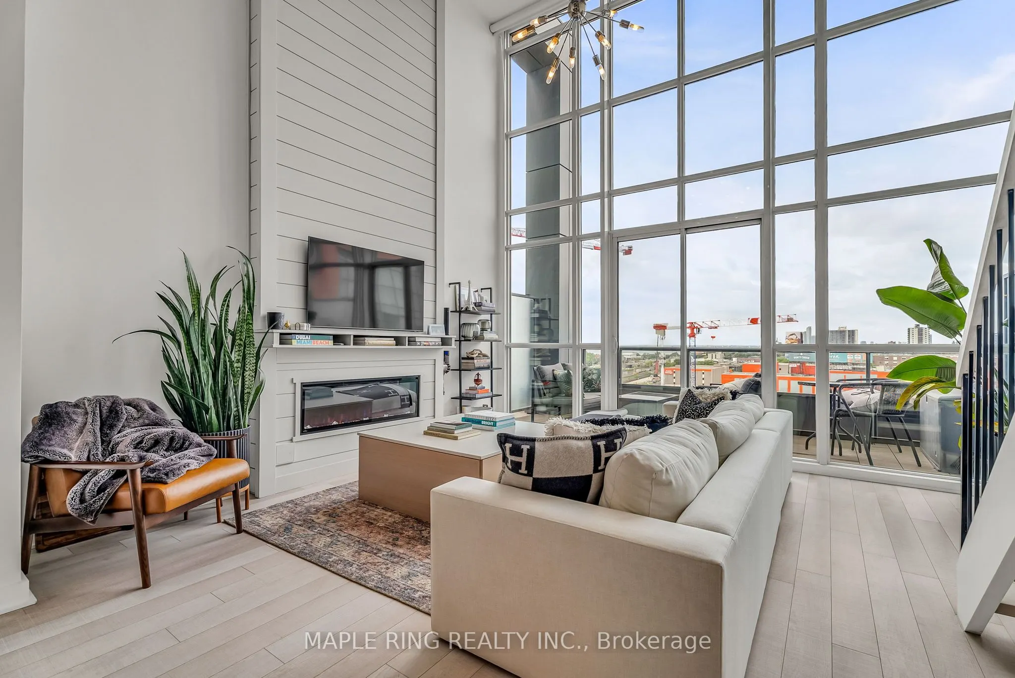 5 Hanna Avenue, #745