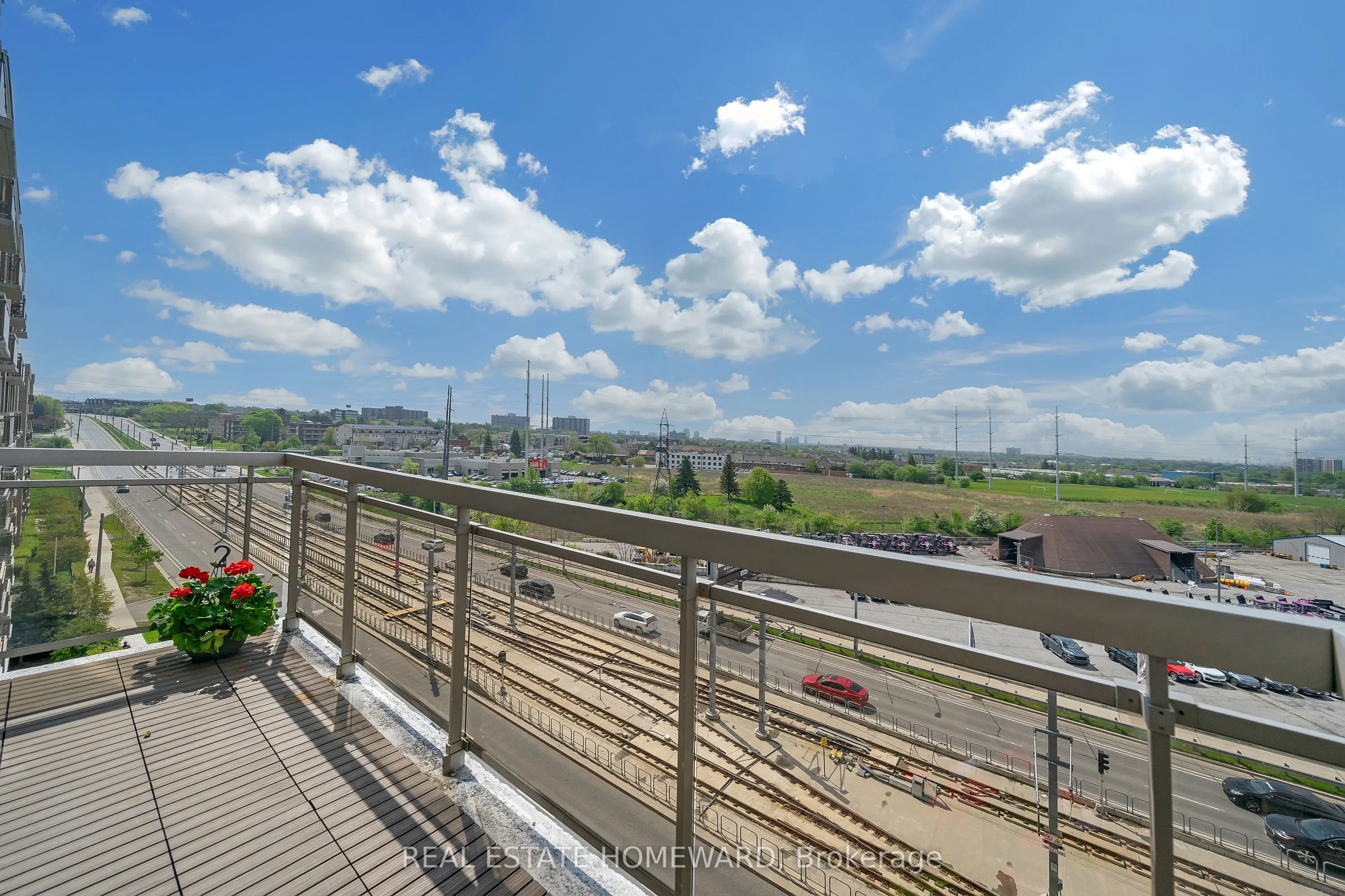 1720 Eglinton Avenue E, #812