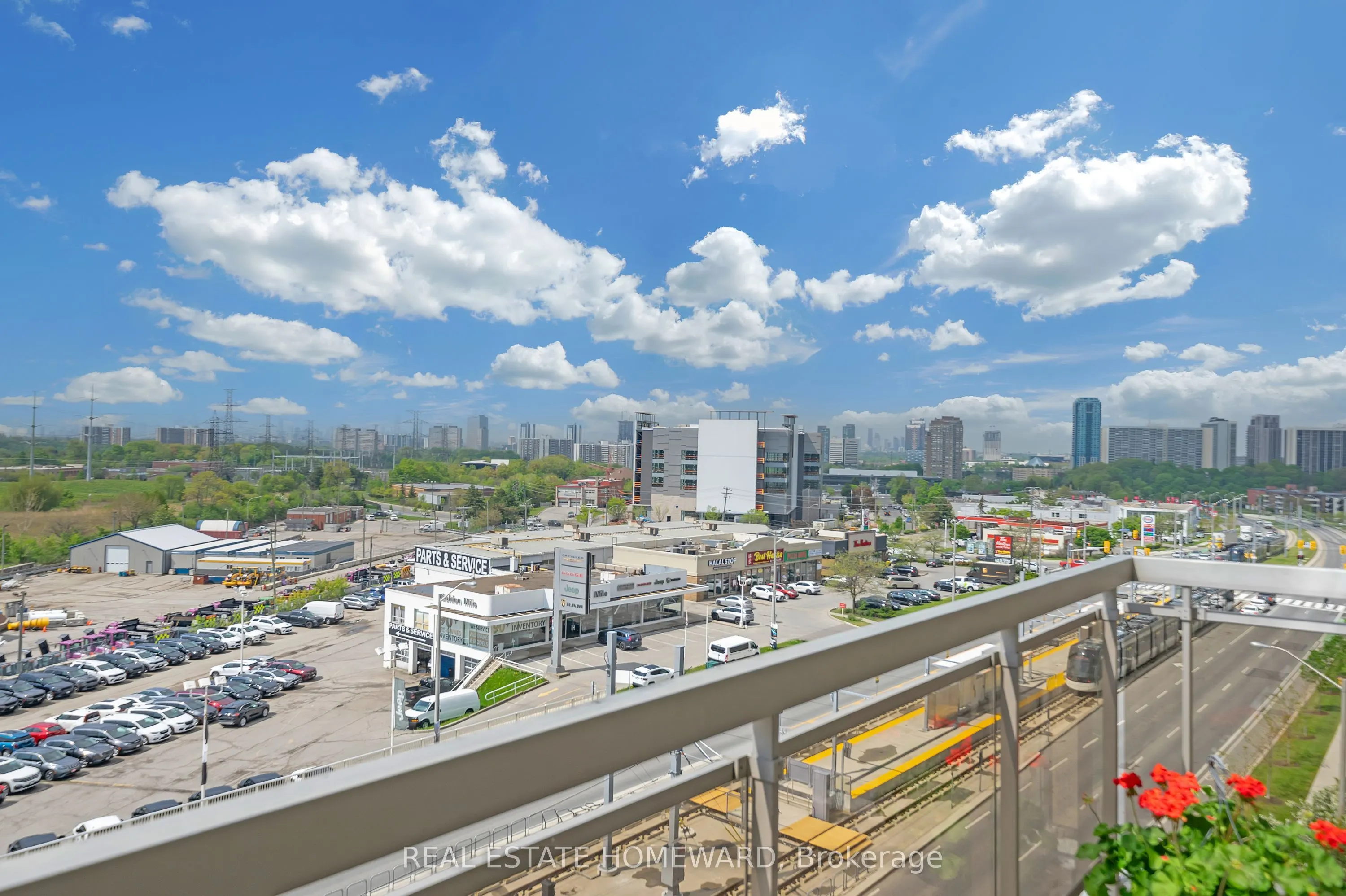 1720 Eglinton Avenue E, #812