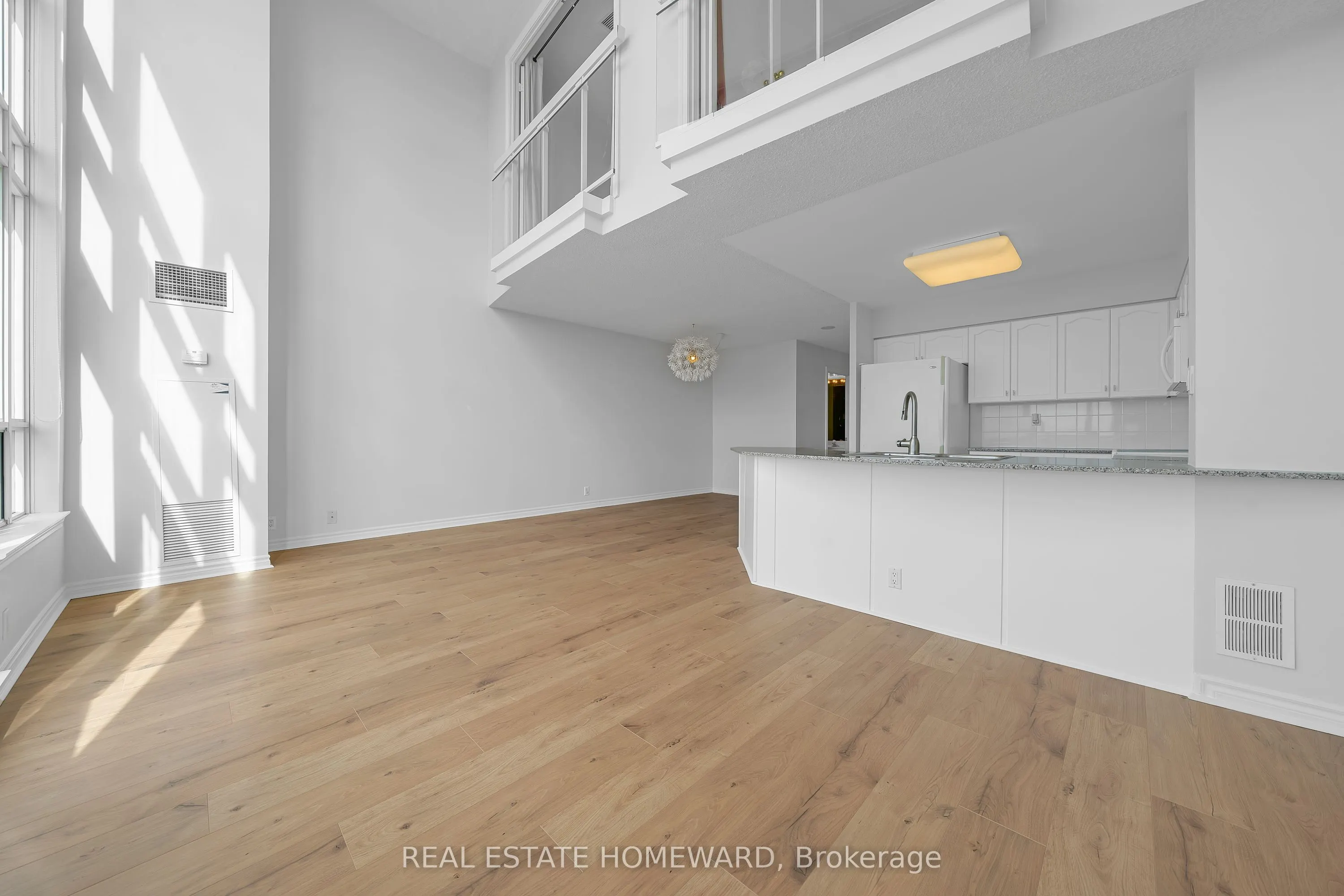 1720 Eglinton Avenue E, #812