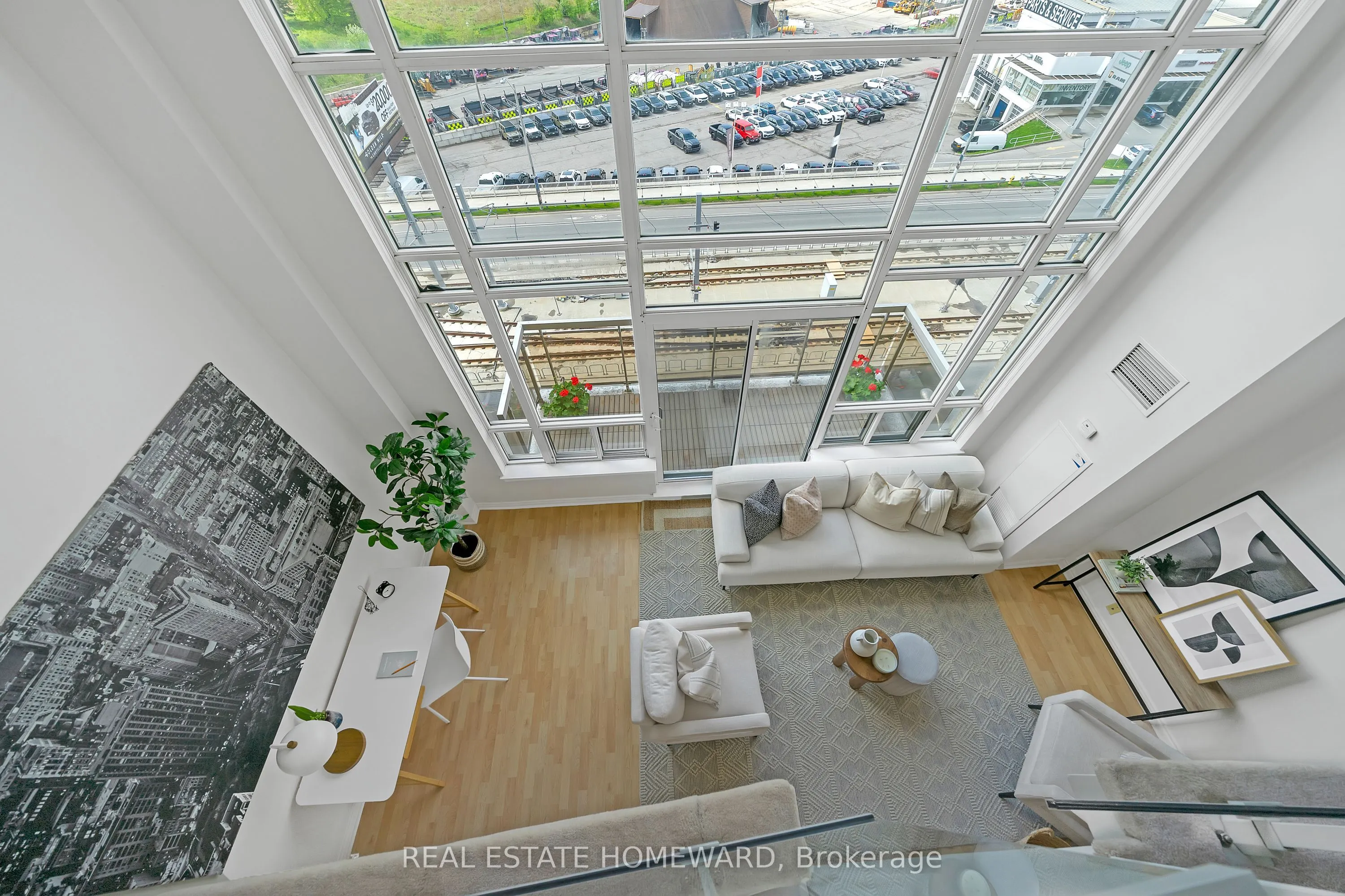 1720 Eglinton Avenue E, #812