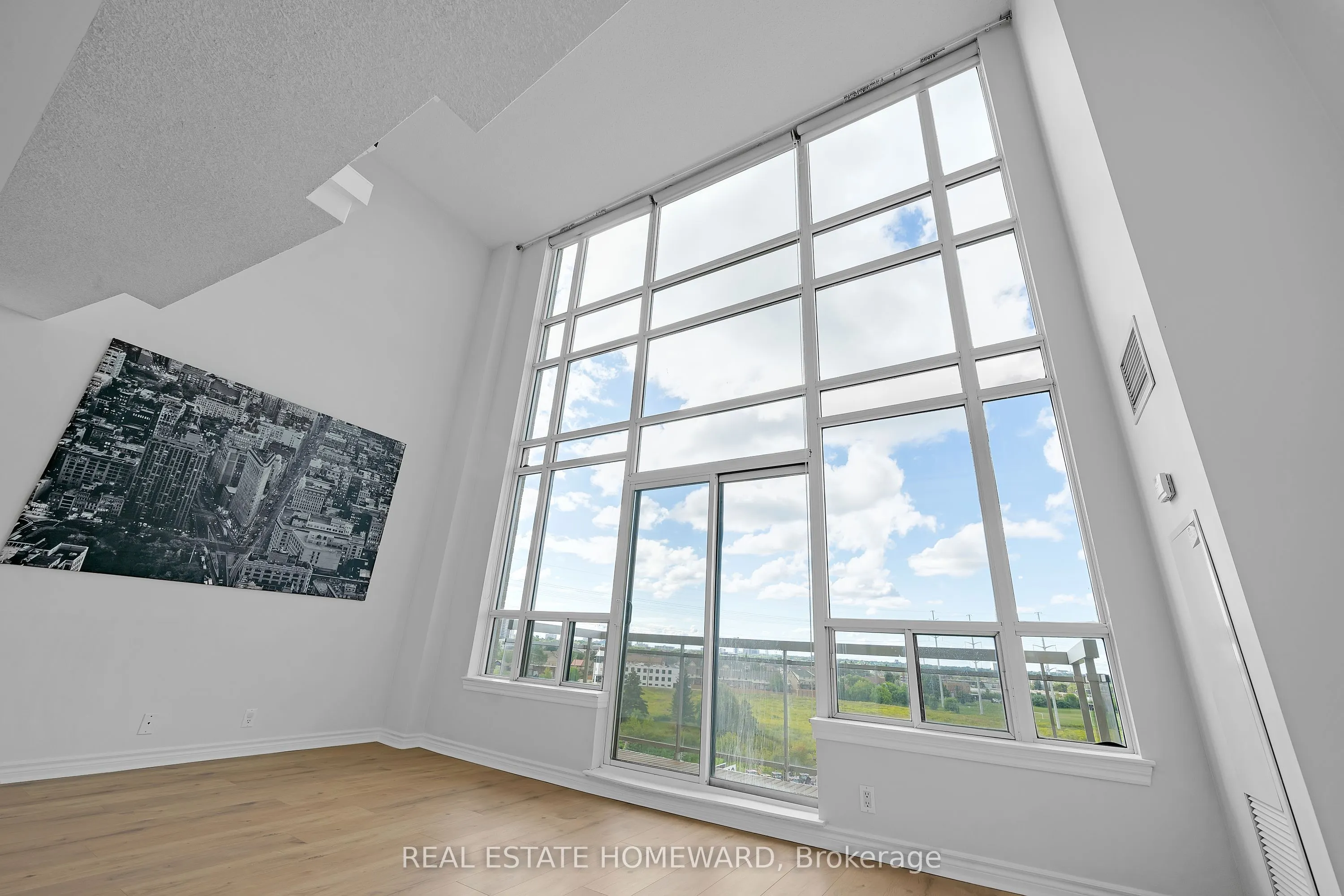 1720 Eglinton Avenue E, #812