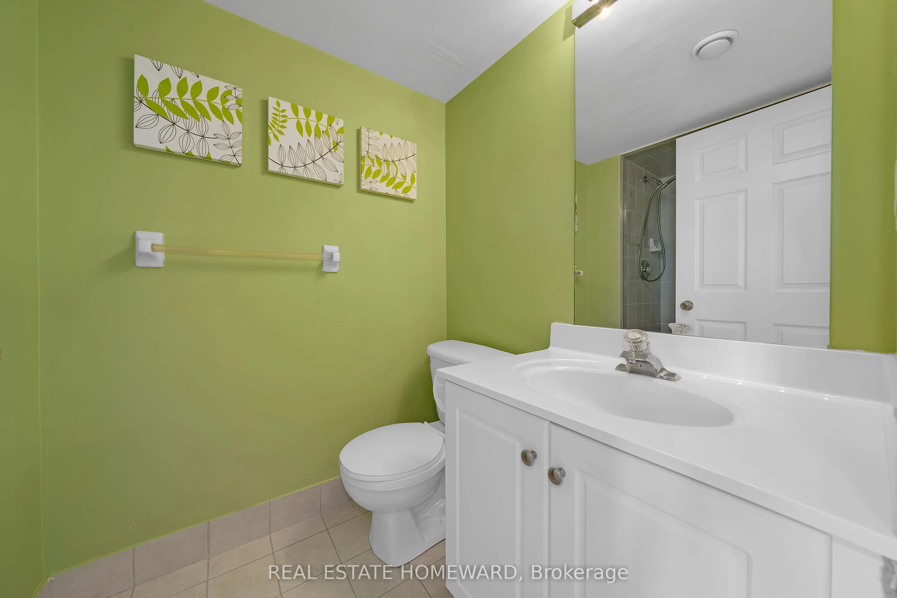 1720 Eglinton Avenue E, #812