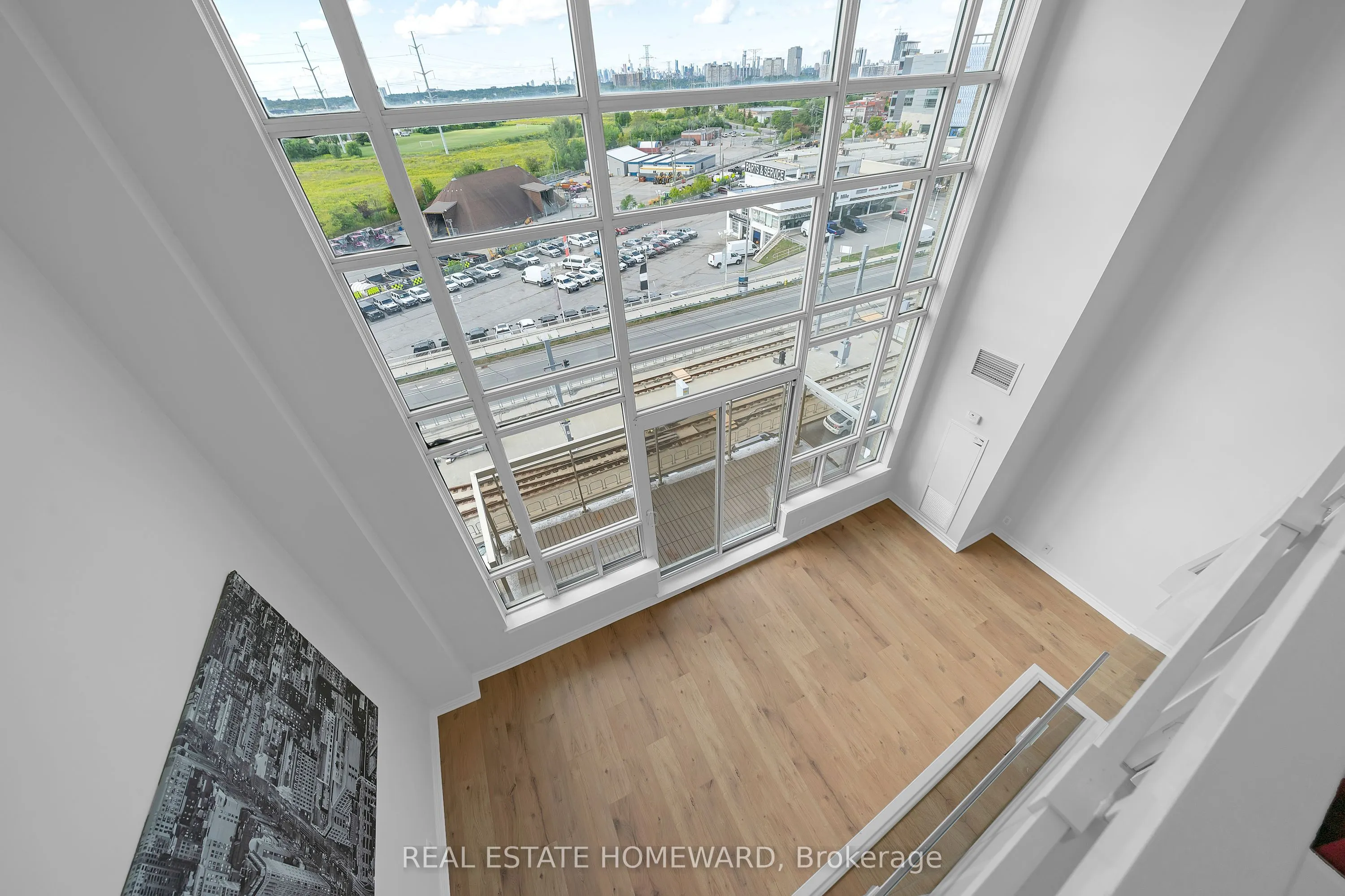 1720 Eglinton Avenue E, #812