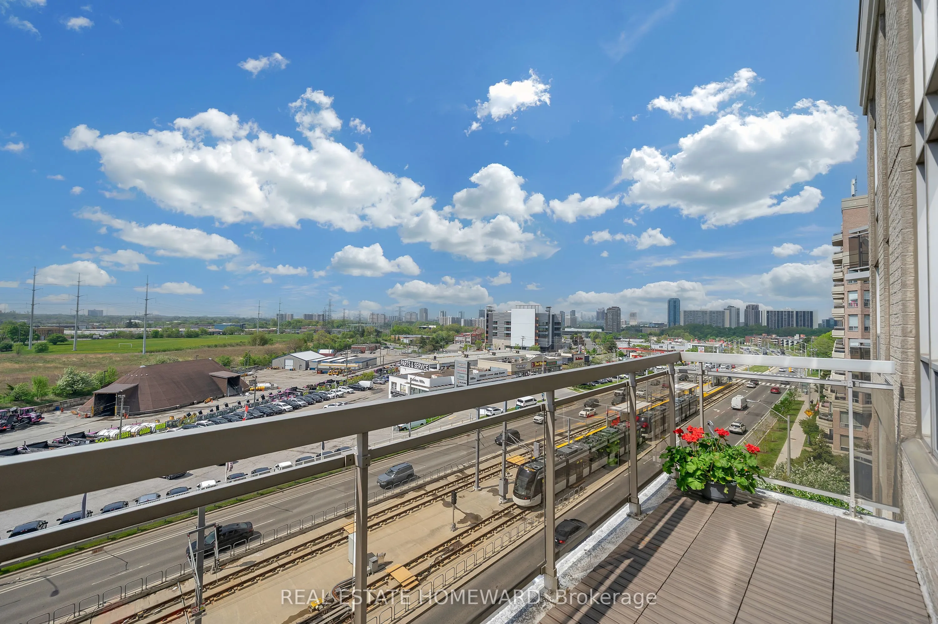 1720 Eglinton Avenue E, #812