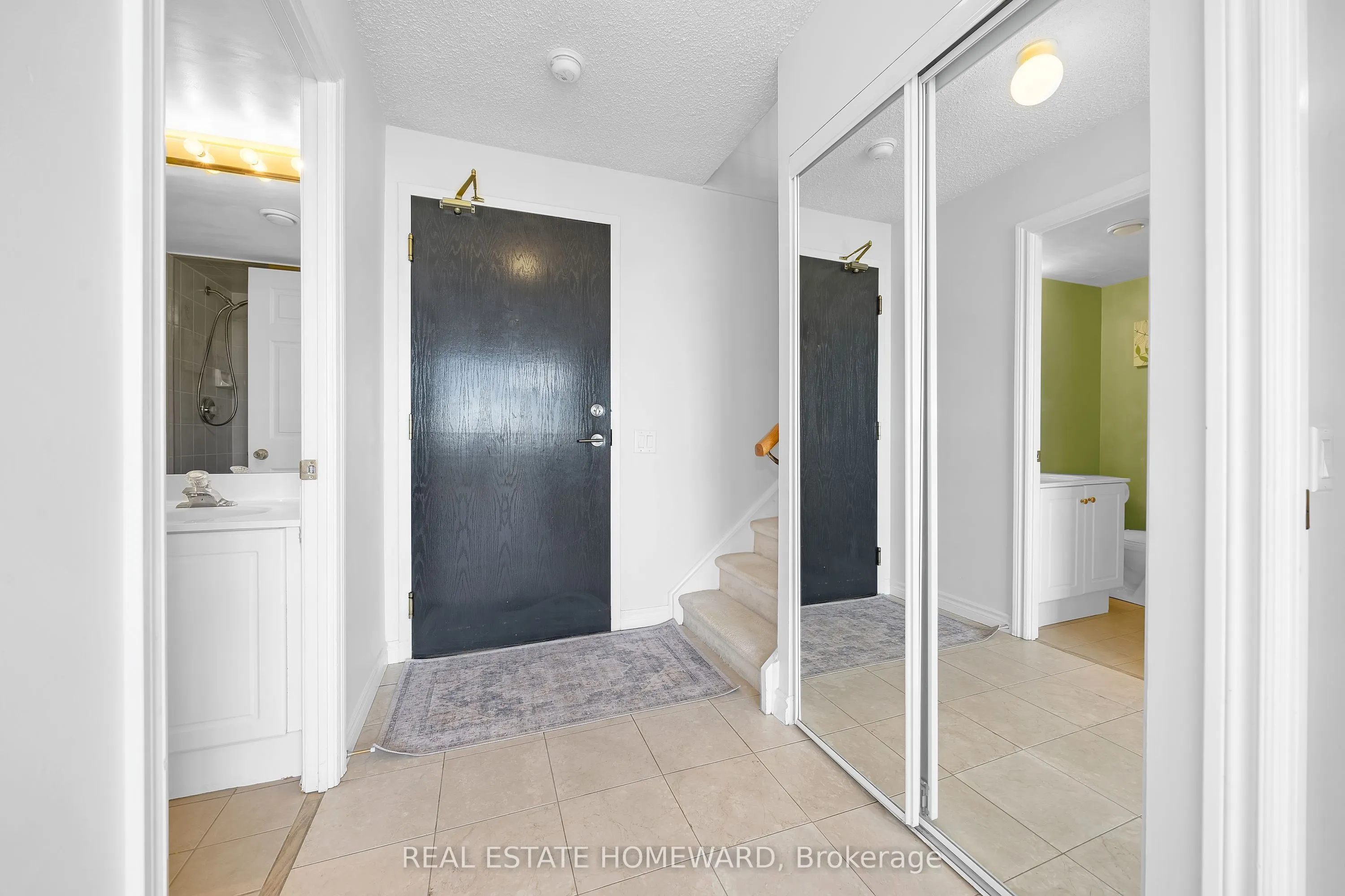 1720 Eglinton Avenue E, #812