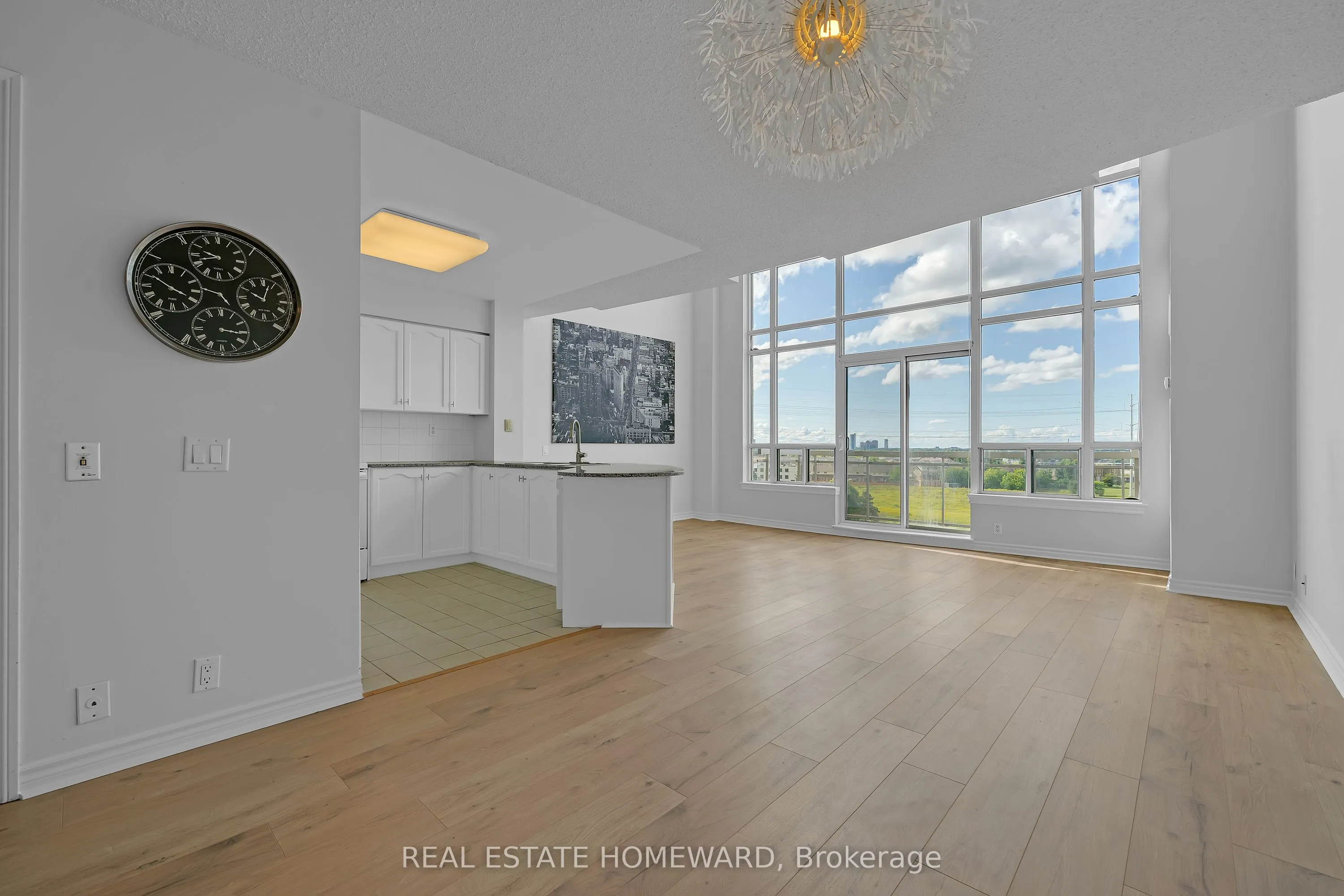 1720 Eglinton Avenue E, #812