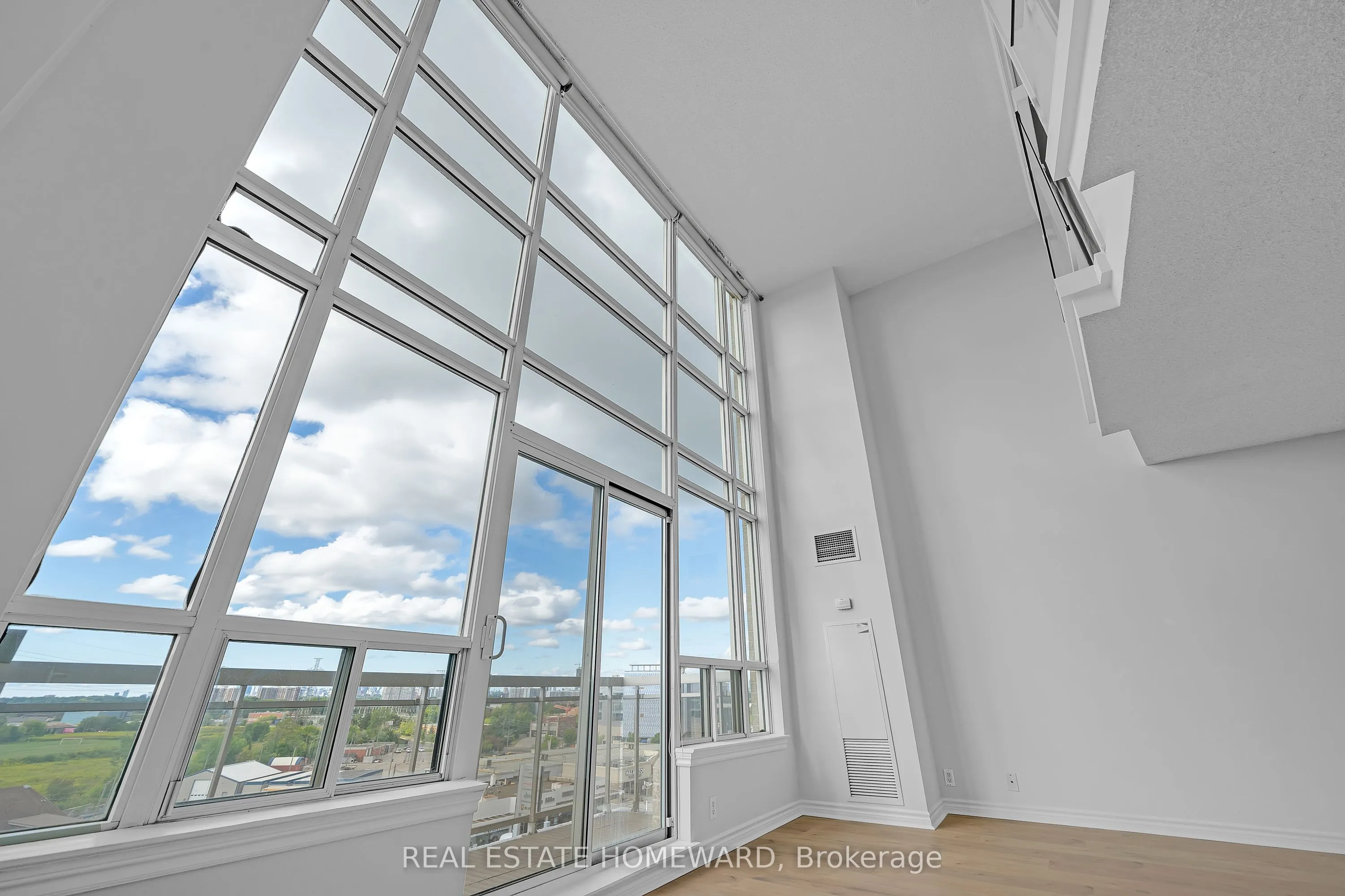 1720 Eglinton Avenue E, #812