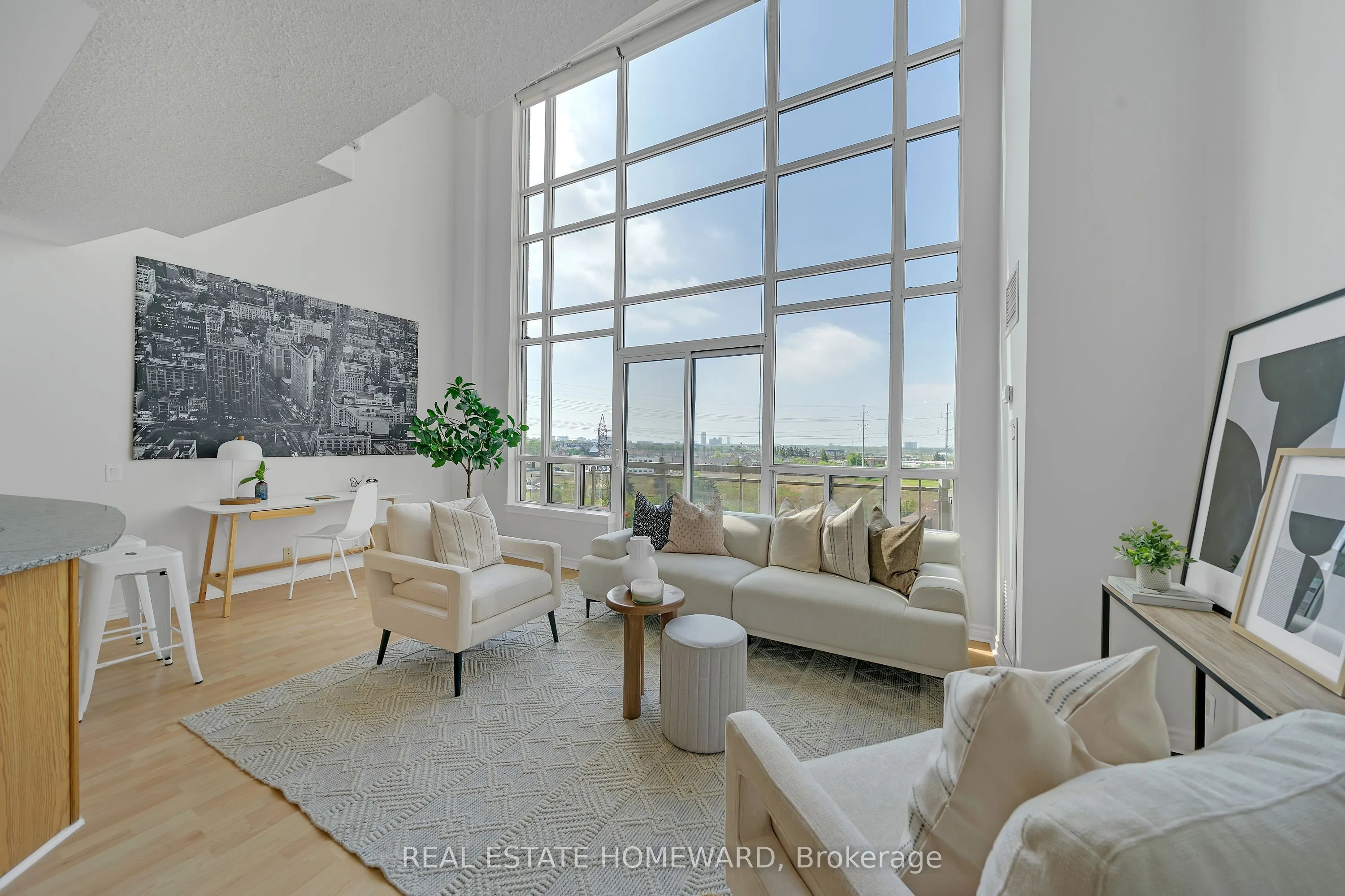 1720 Eglinton Avenue E, #812