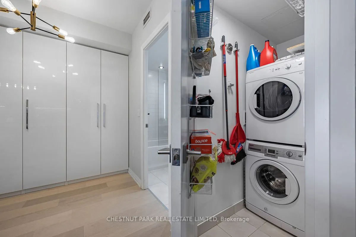 835 St. Clair Avenue W, #304