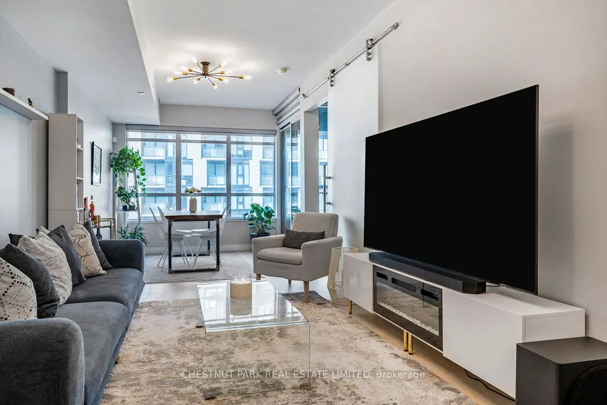 835 St. Clair Avenue W, #304