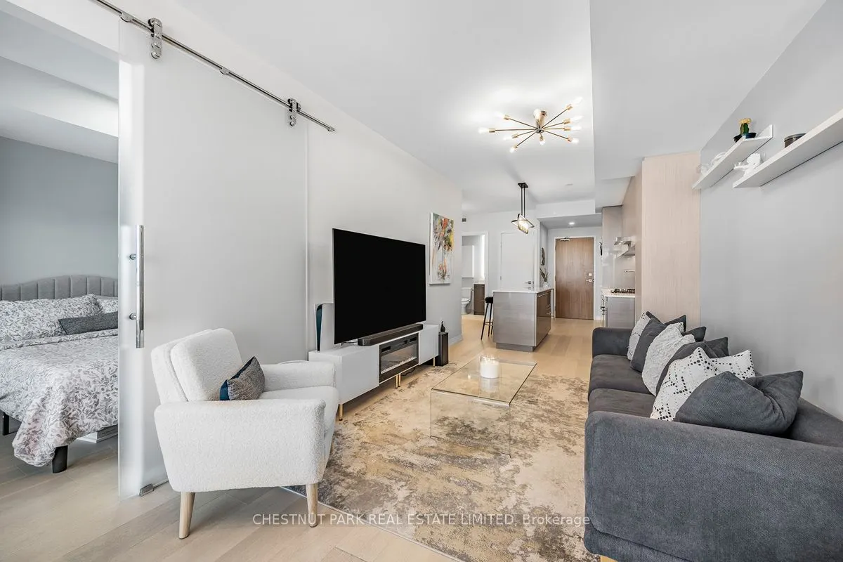 835 St. Clair Avenue W, #304
