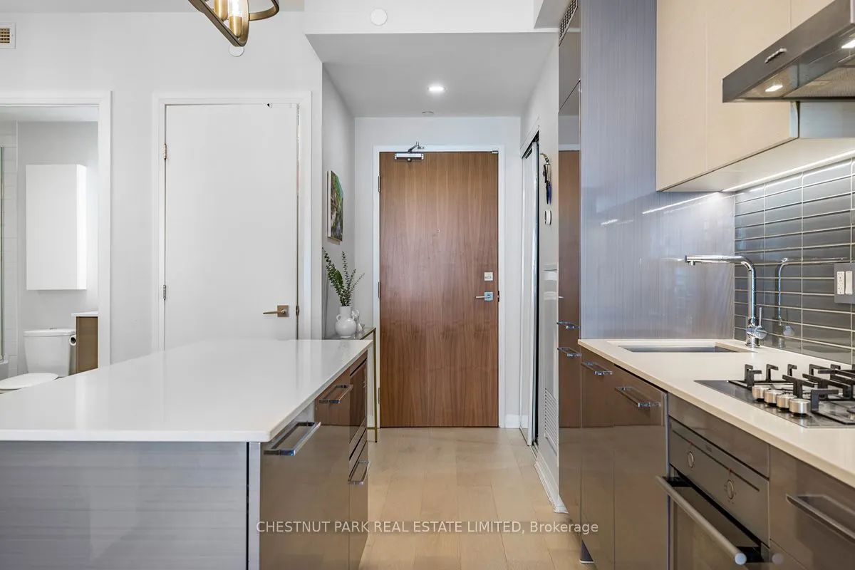 835 St. Clair Avenue W, #304
