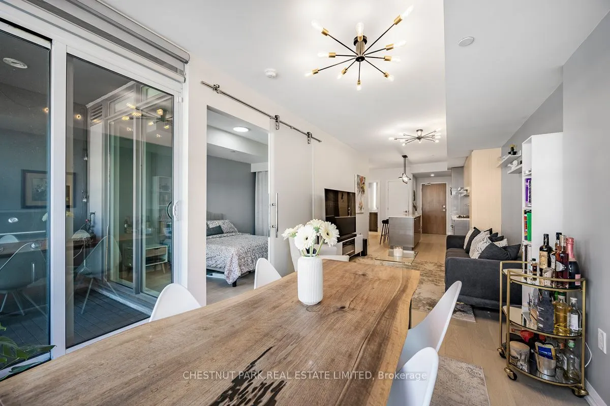 835 St. Clair Avenue W, #304