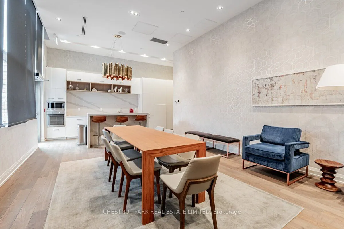835 St. Clair Avenue W, #304