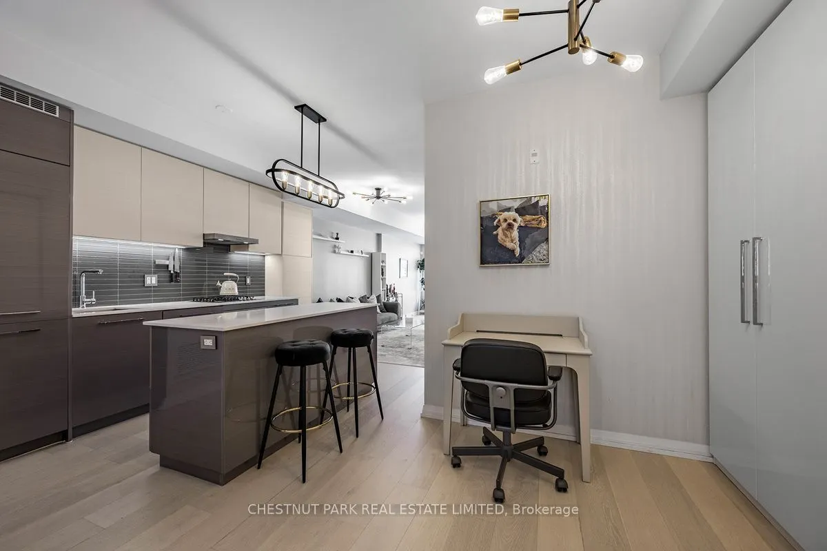 835 St. Clair Avenue W, #304