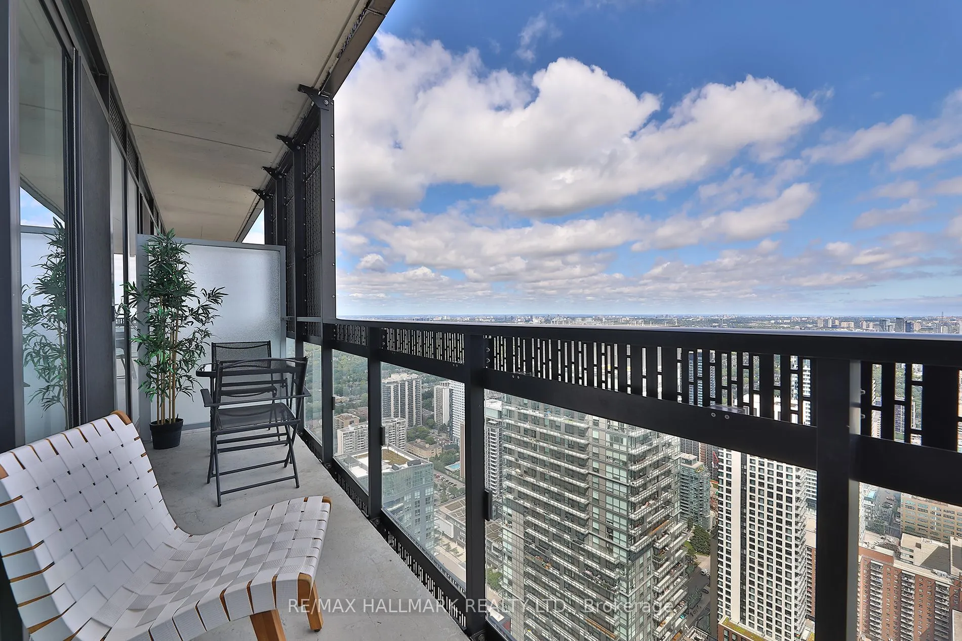 8 Eglinton Avenue E, #5009