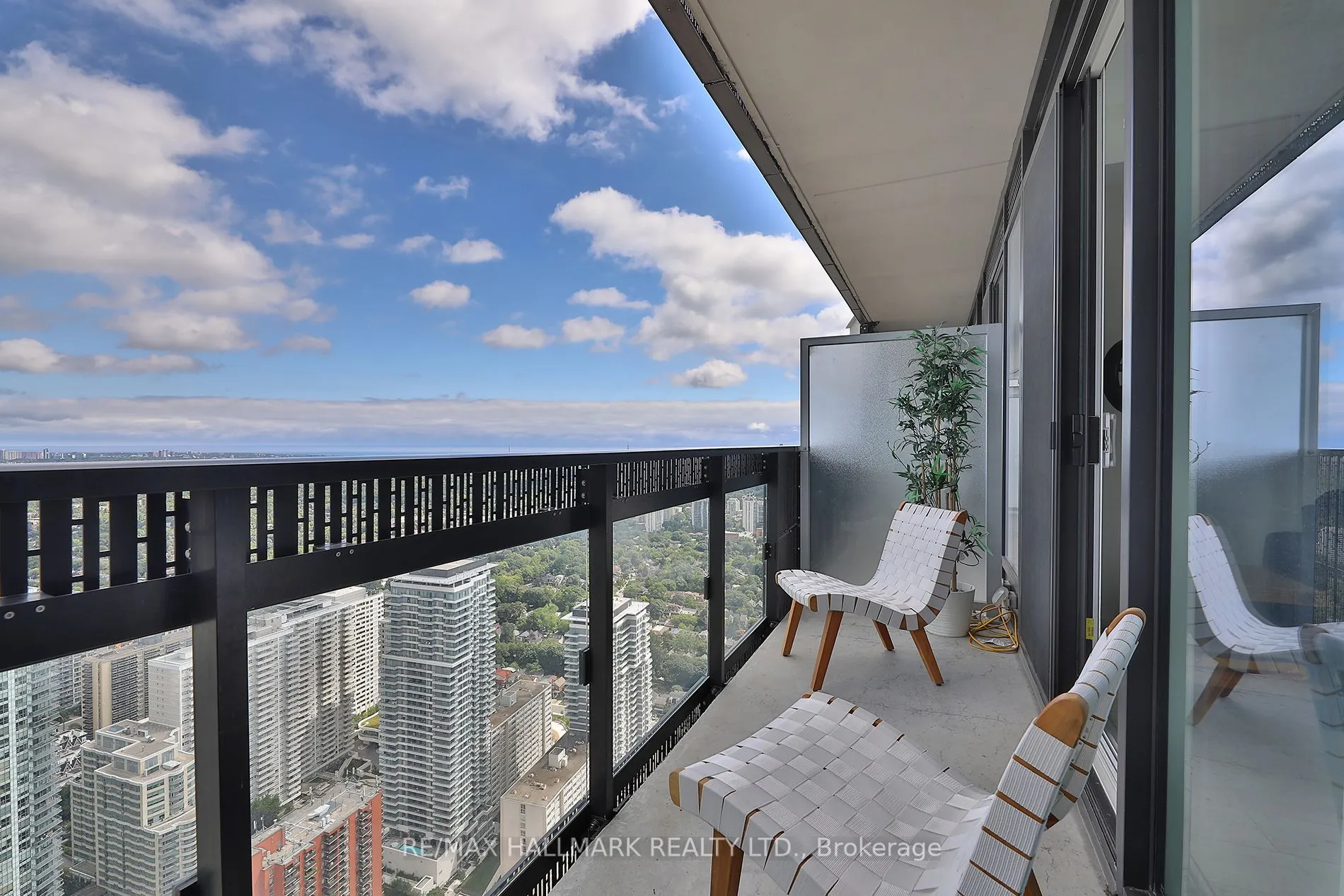 8 Eglinton Avenue E, #5009