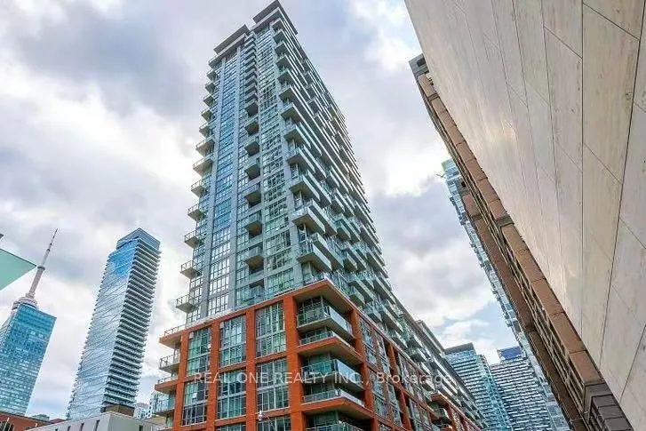 126 Simcoe Street, #2007