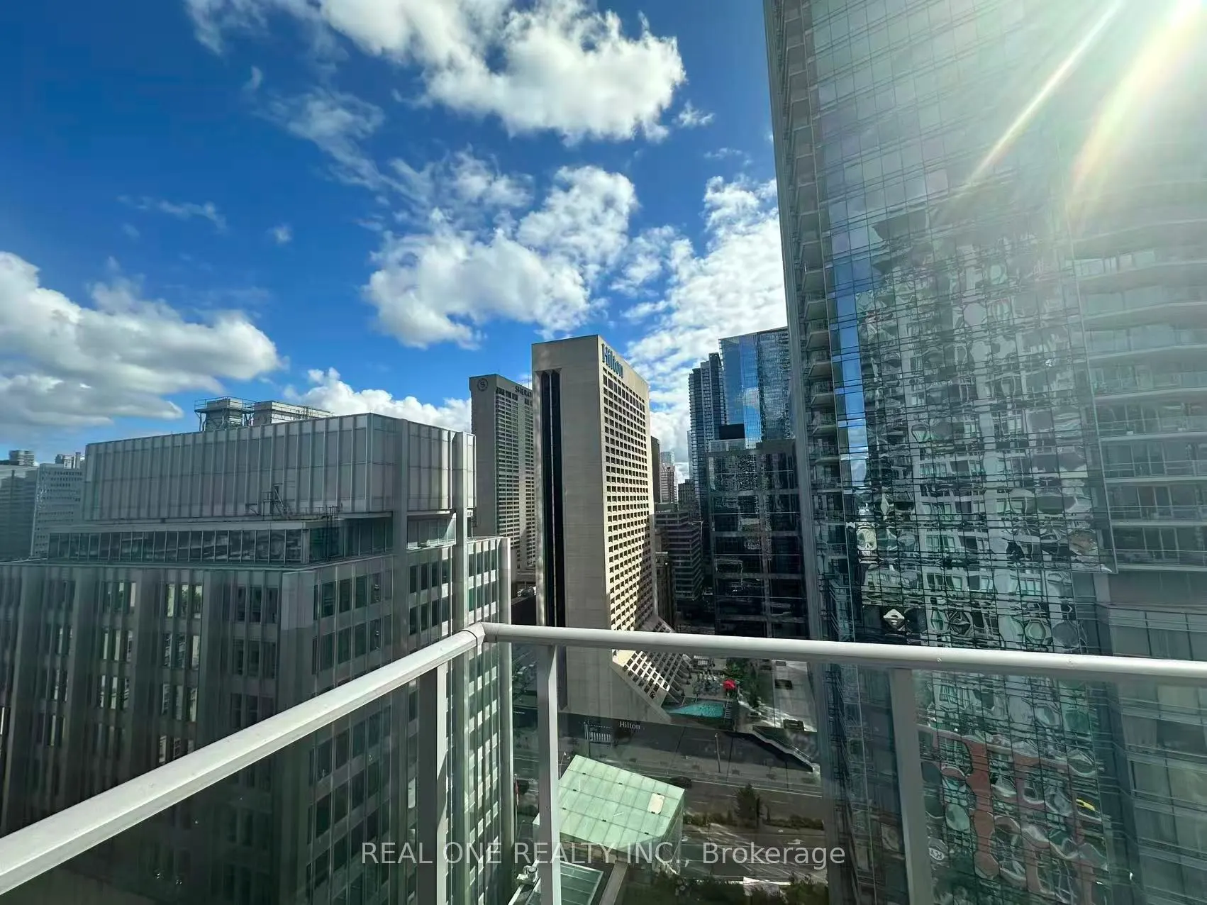 126 Simcoe Street, #2007
