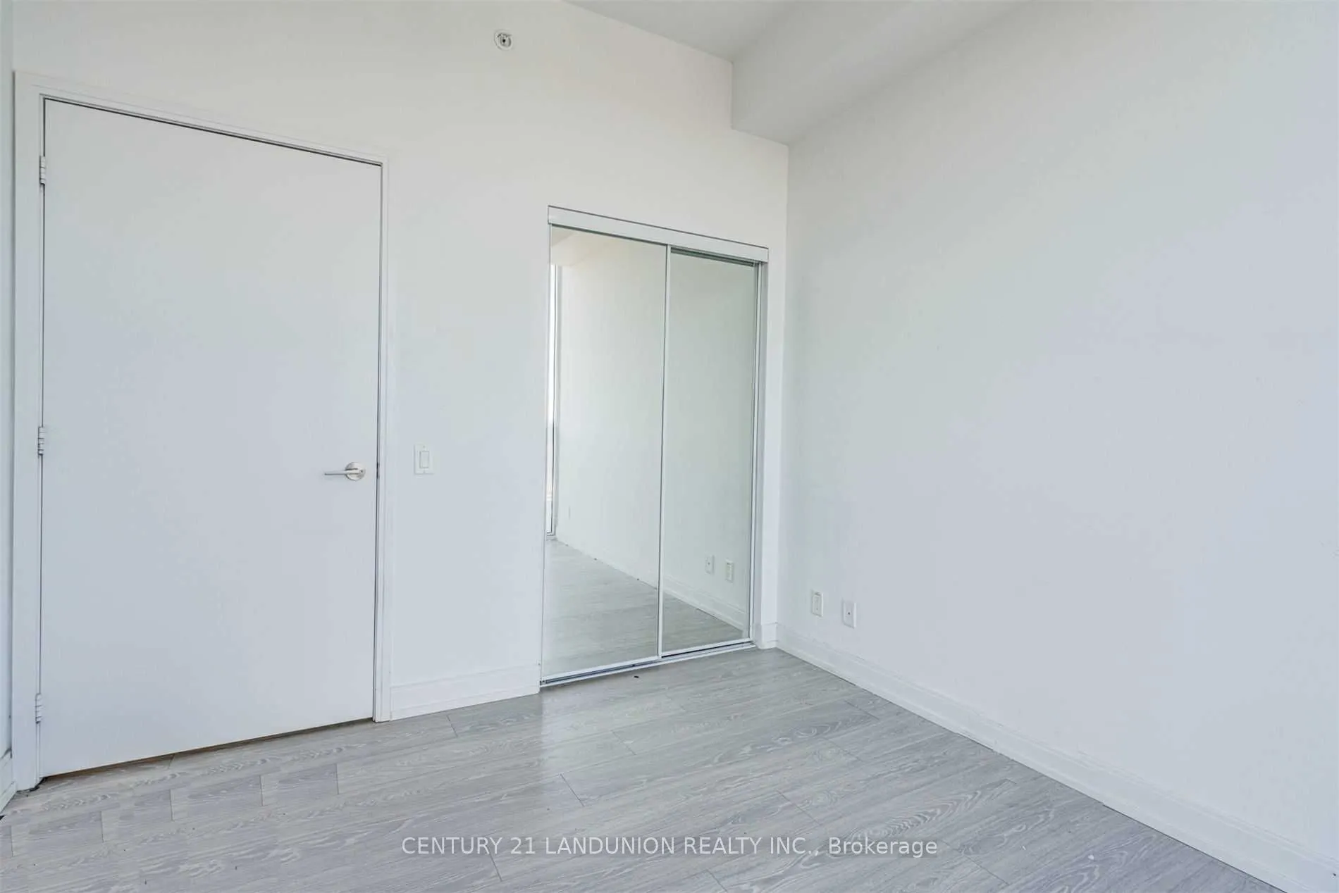 181 Dundas Street E, #2905