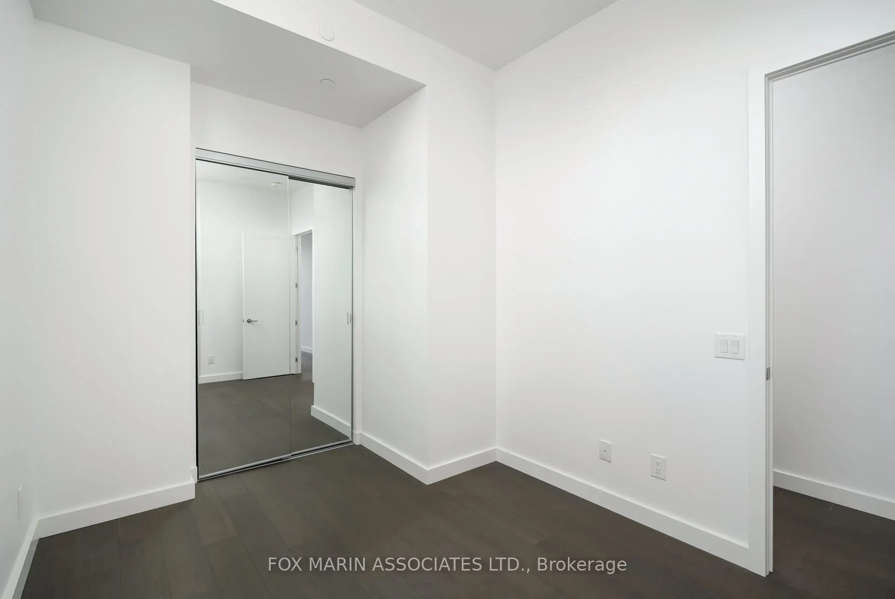 81 Wellesley Street E, #1107