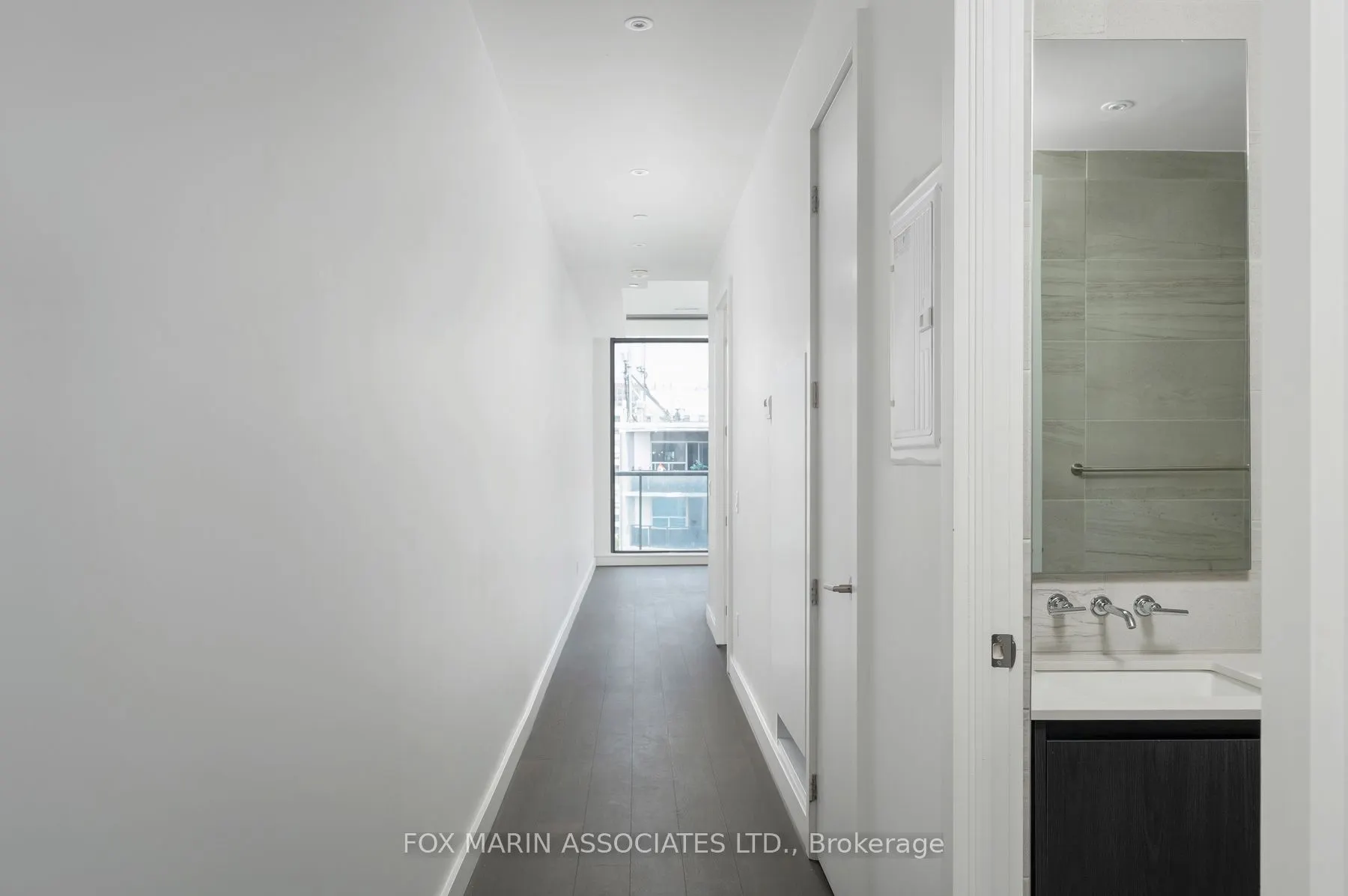 81 Wellesley Street E, #1107