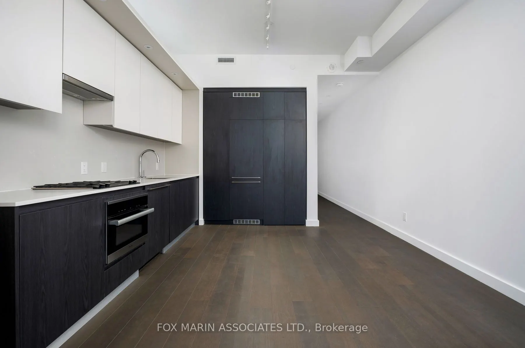 81 Wellesley Street E, #1107