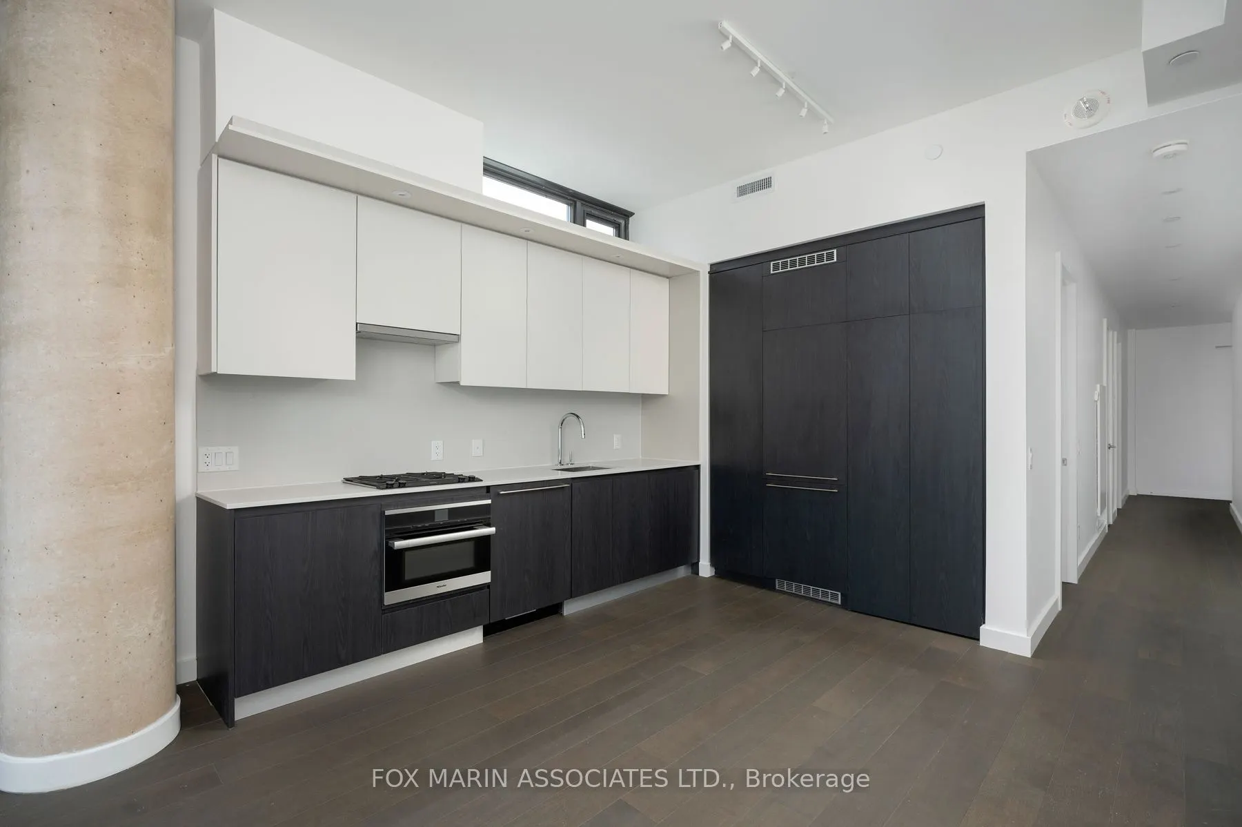 81 Wellesley Street E, #1107