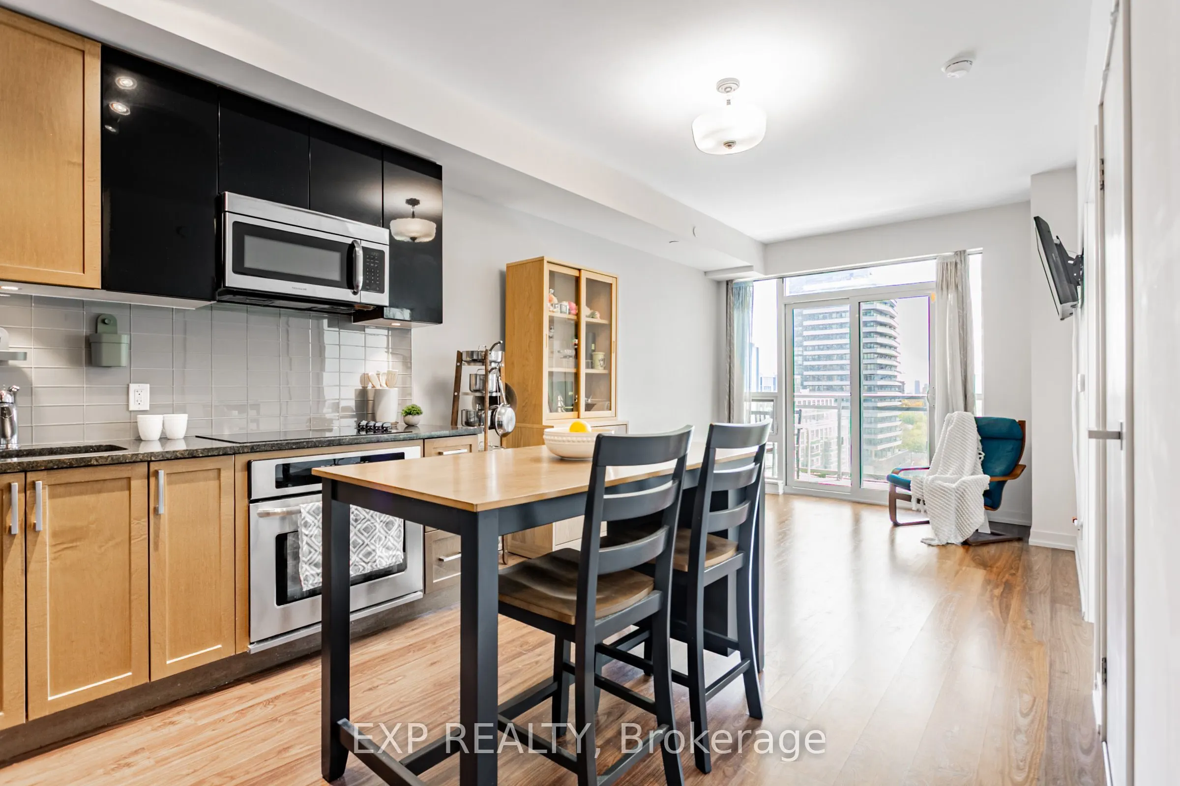98 Lillian Street, #1018