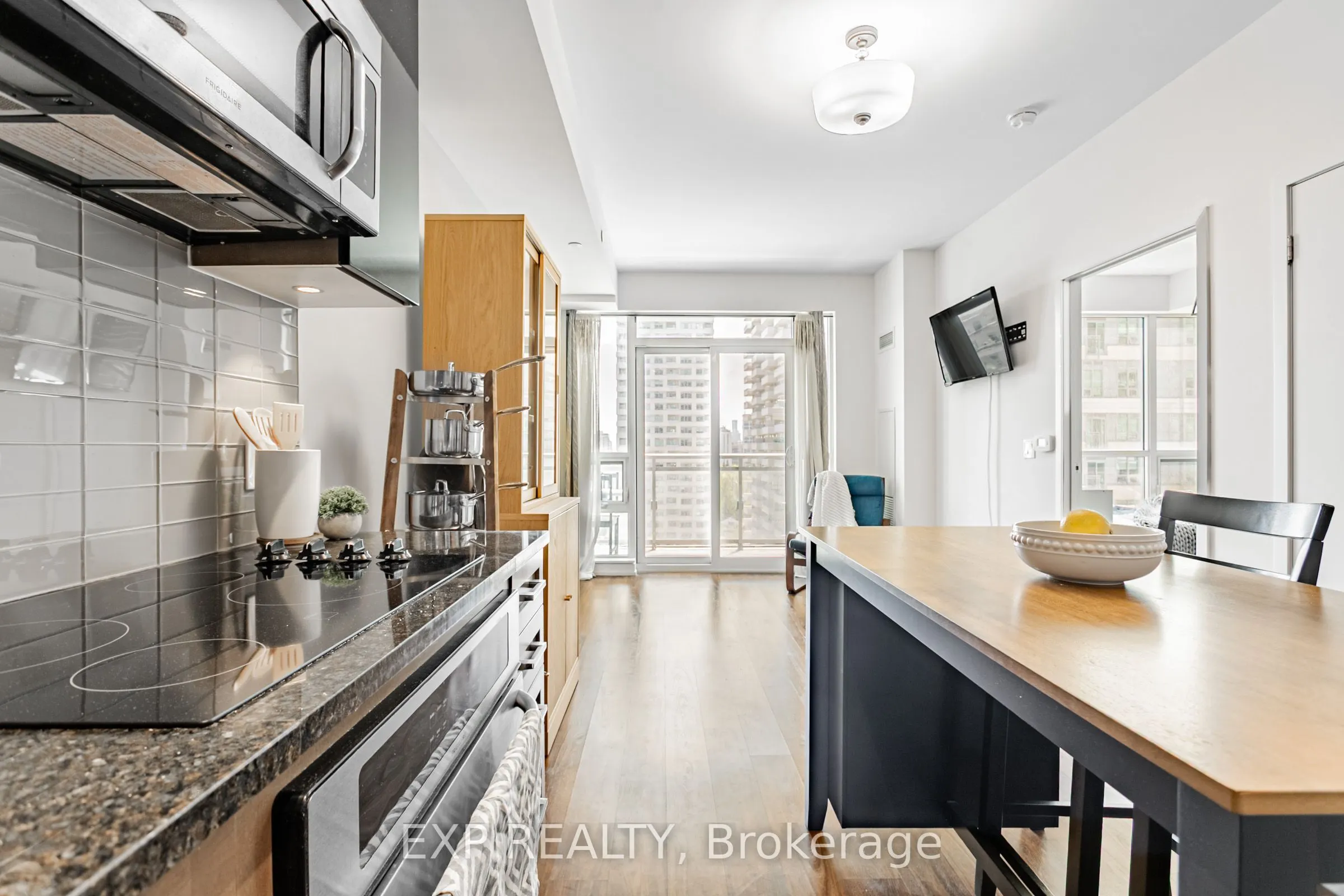 98 Lillian Street, #1018