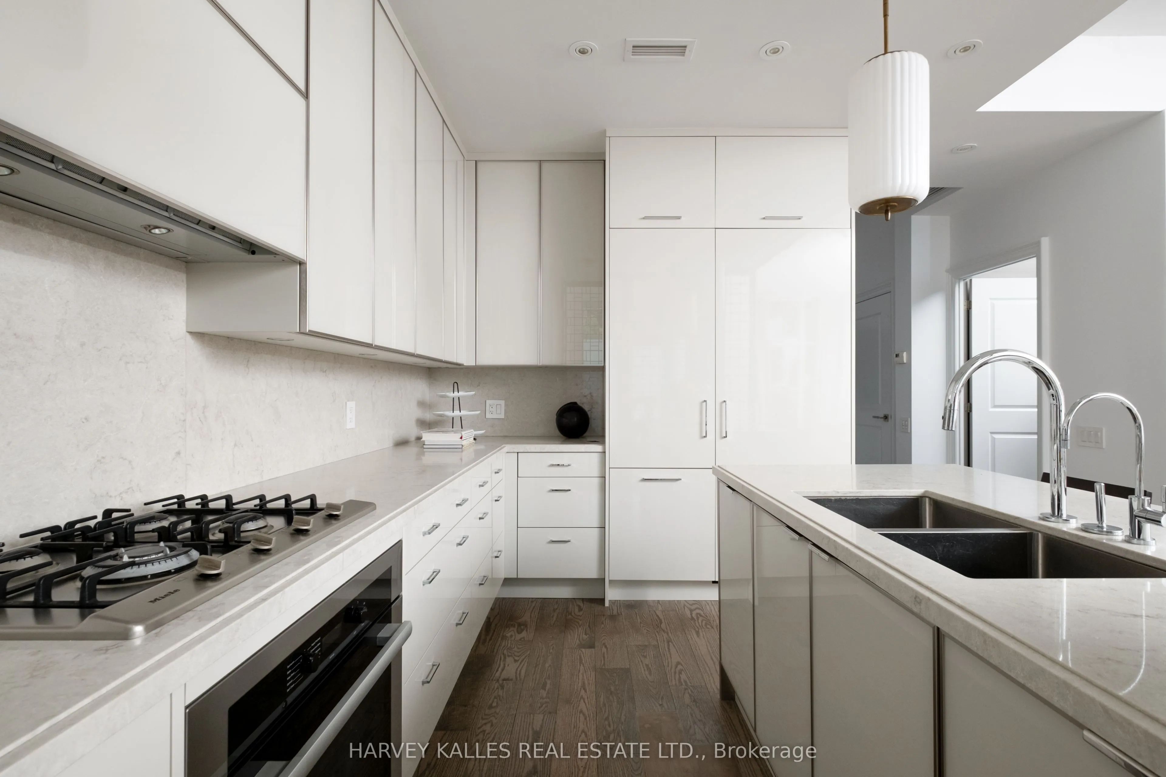 127 Pears Avenue, #5