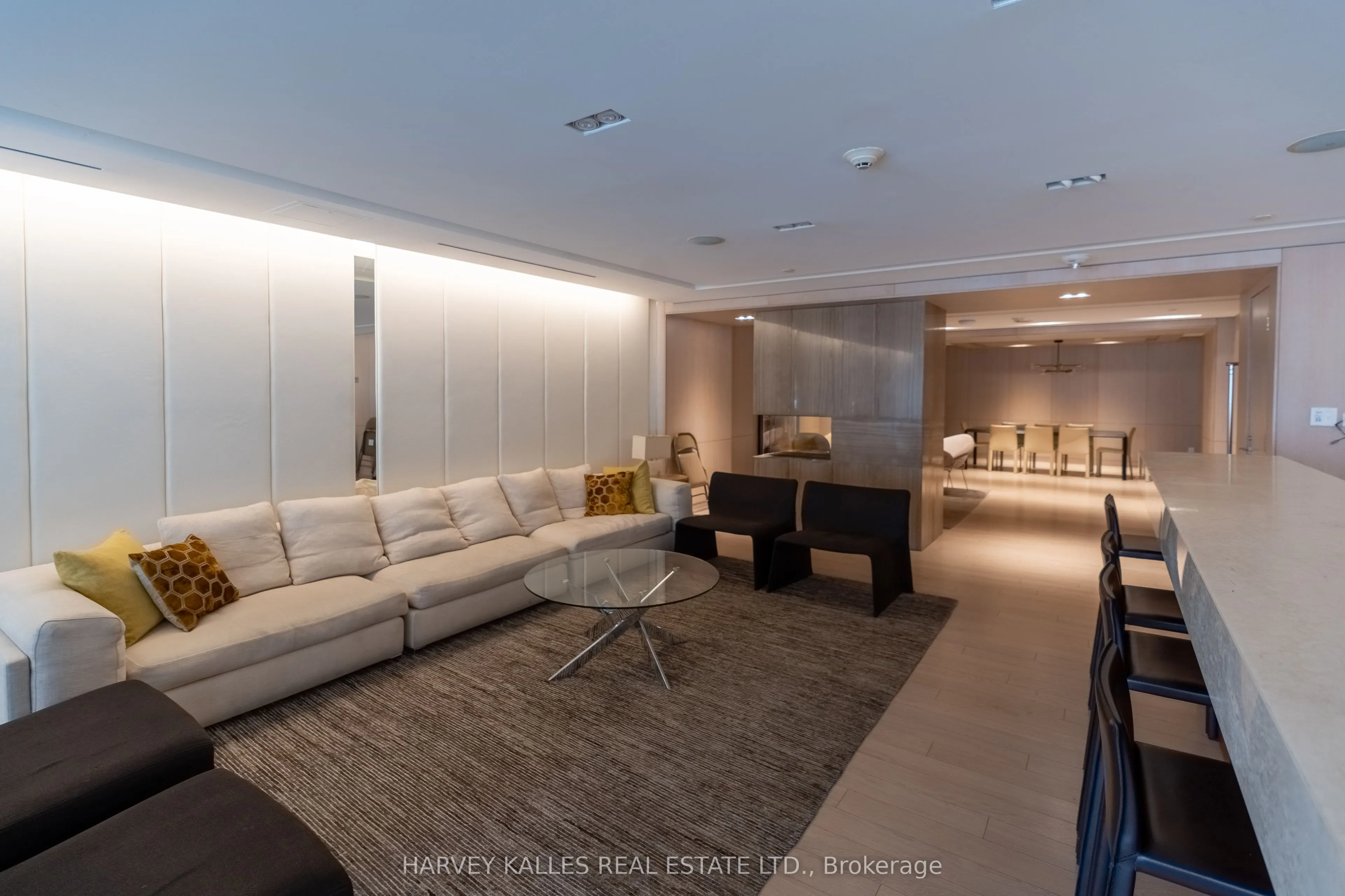 127 Pears Avenue, #5