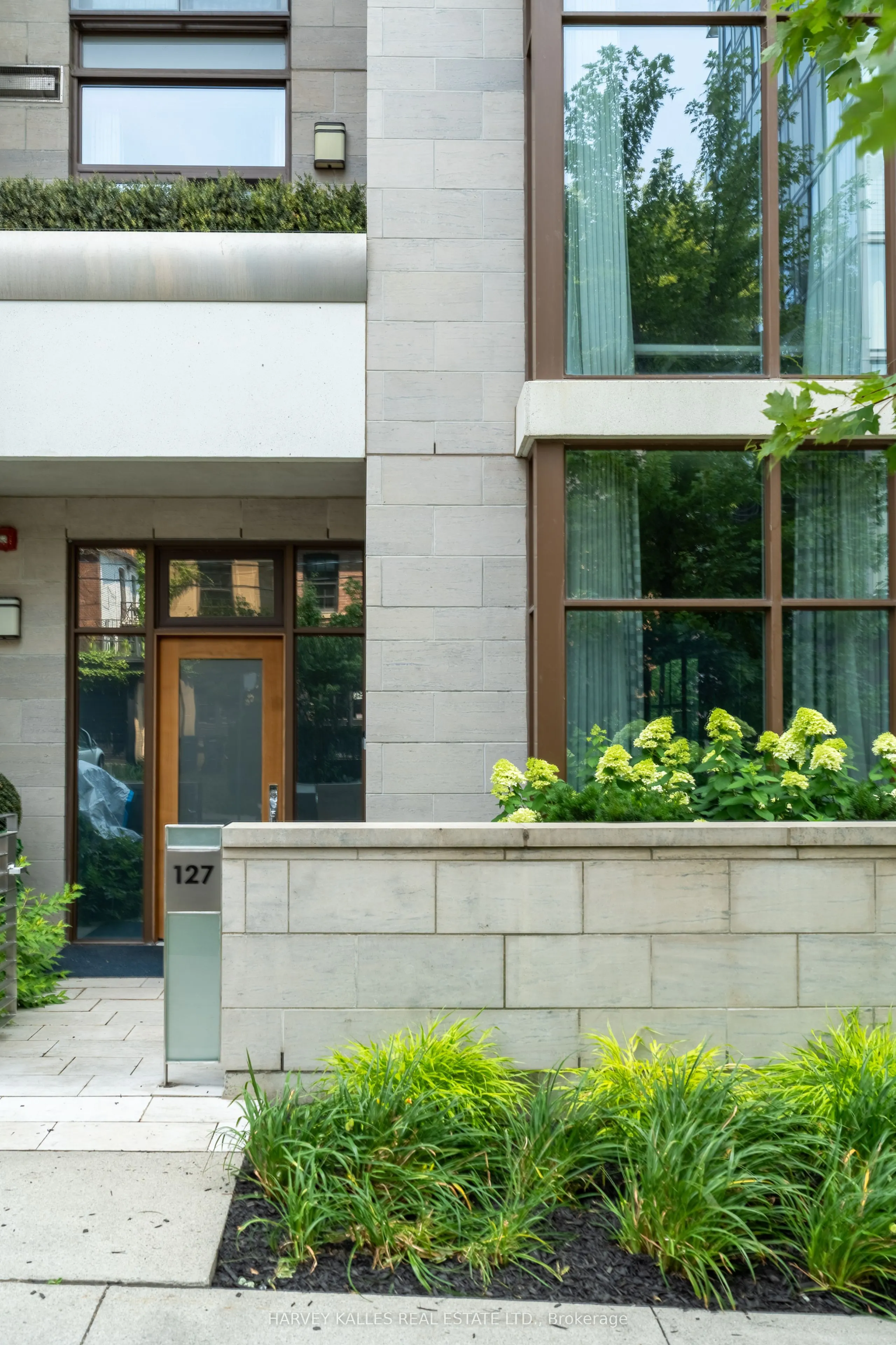 127 Pears Avenue, #5
