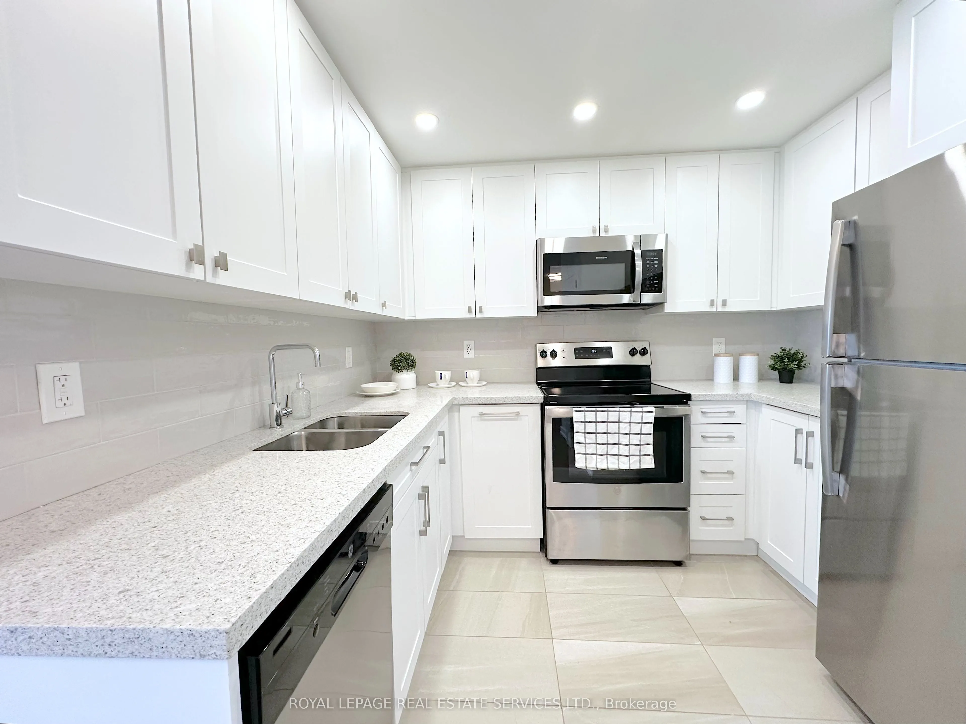 17 Brookbanks Drive, #703