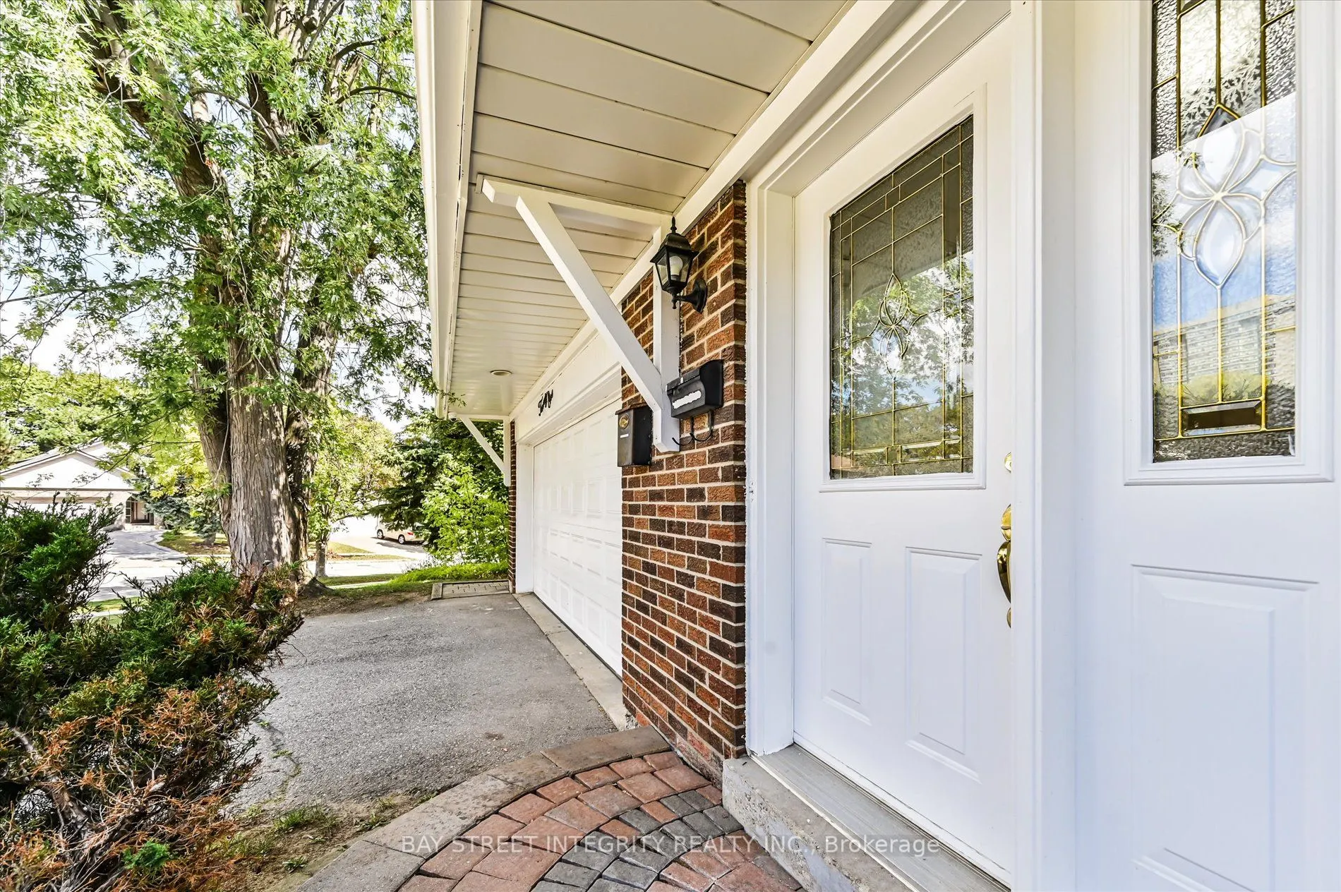 21 Whitehorn Crescent
