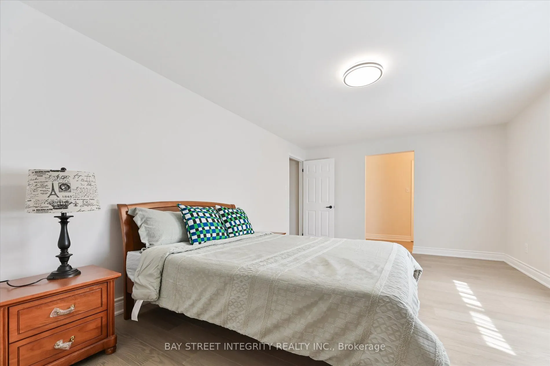 21 Whitehorn Crescent