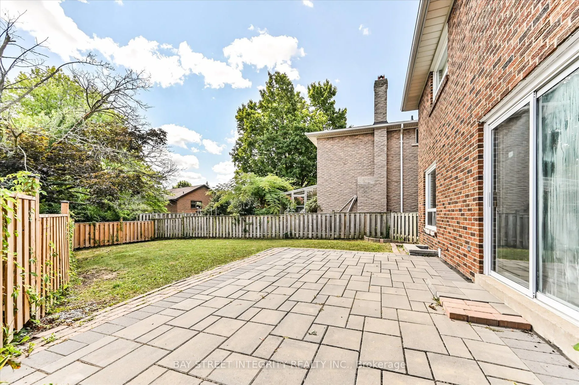 21 Whitehorn Crescent