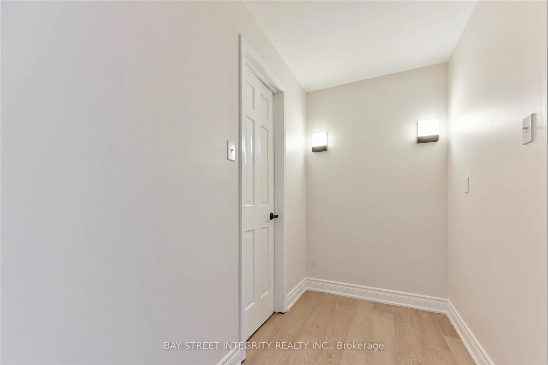 21 Whitehorn Crescent
