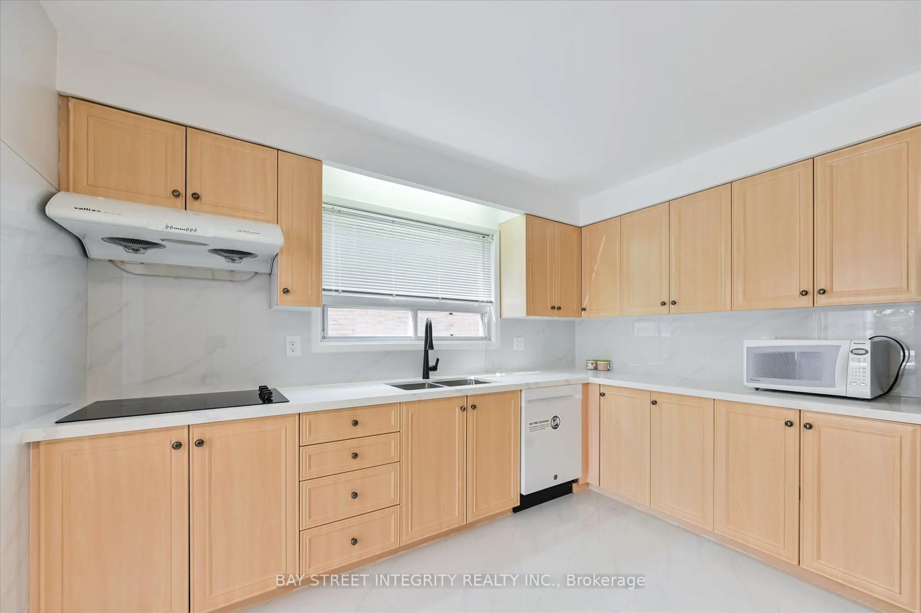21 Whitehorn Crescent