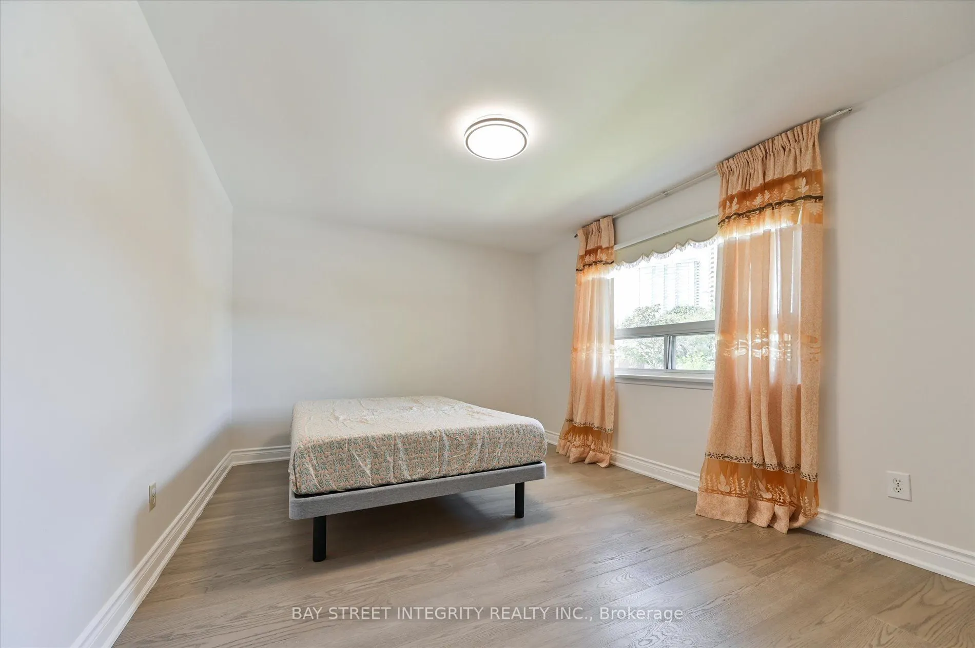 21 Whitehorn Crescent