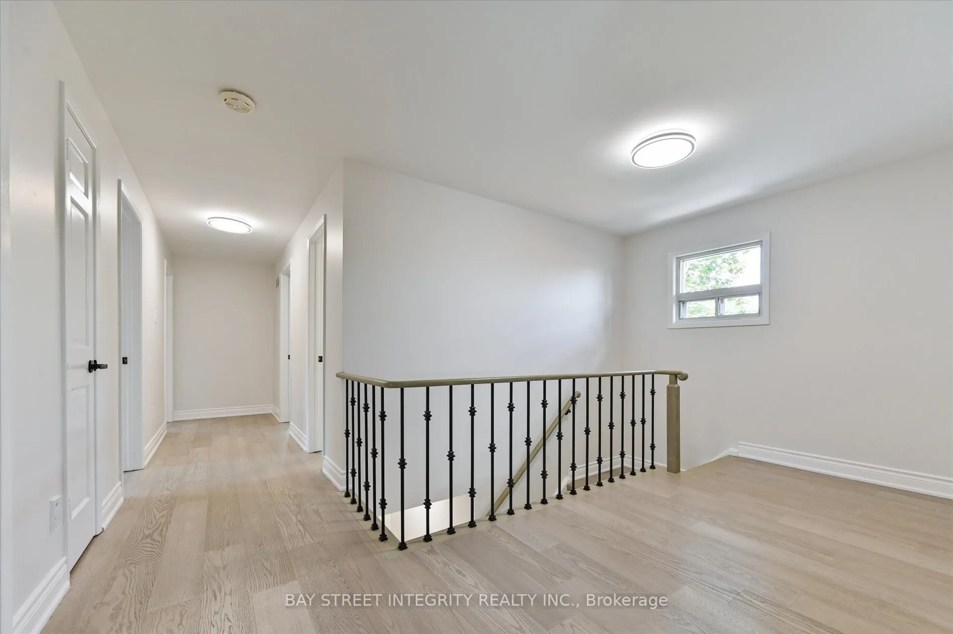 21 Whitehorn Crescent