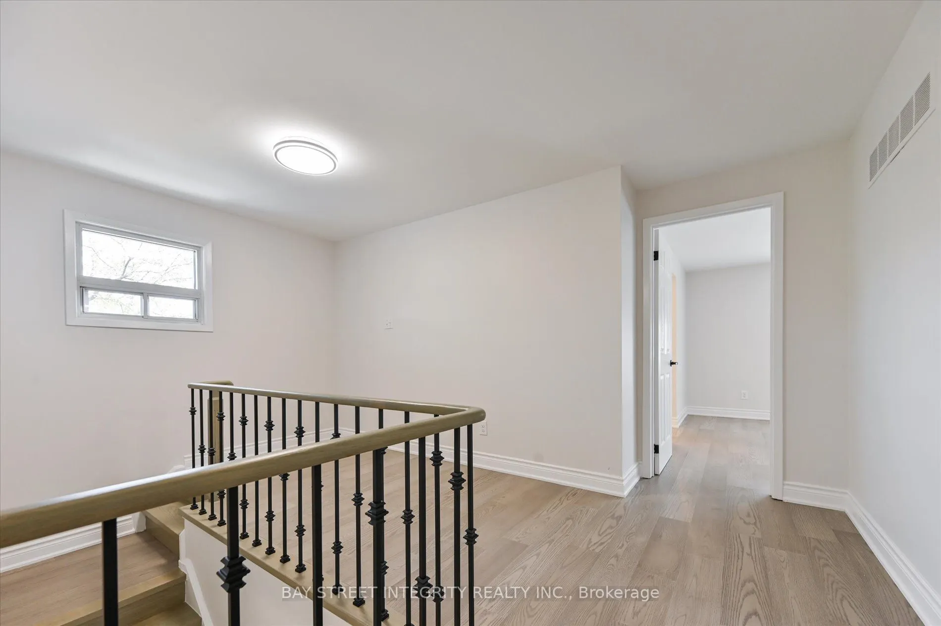 21 Whitehorn Crescent