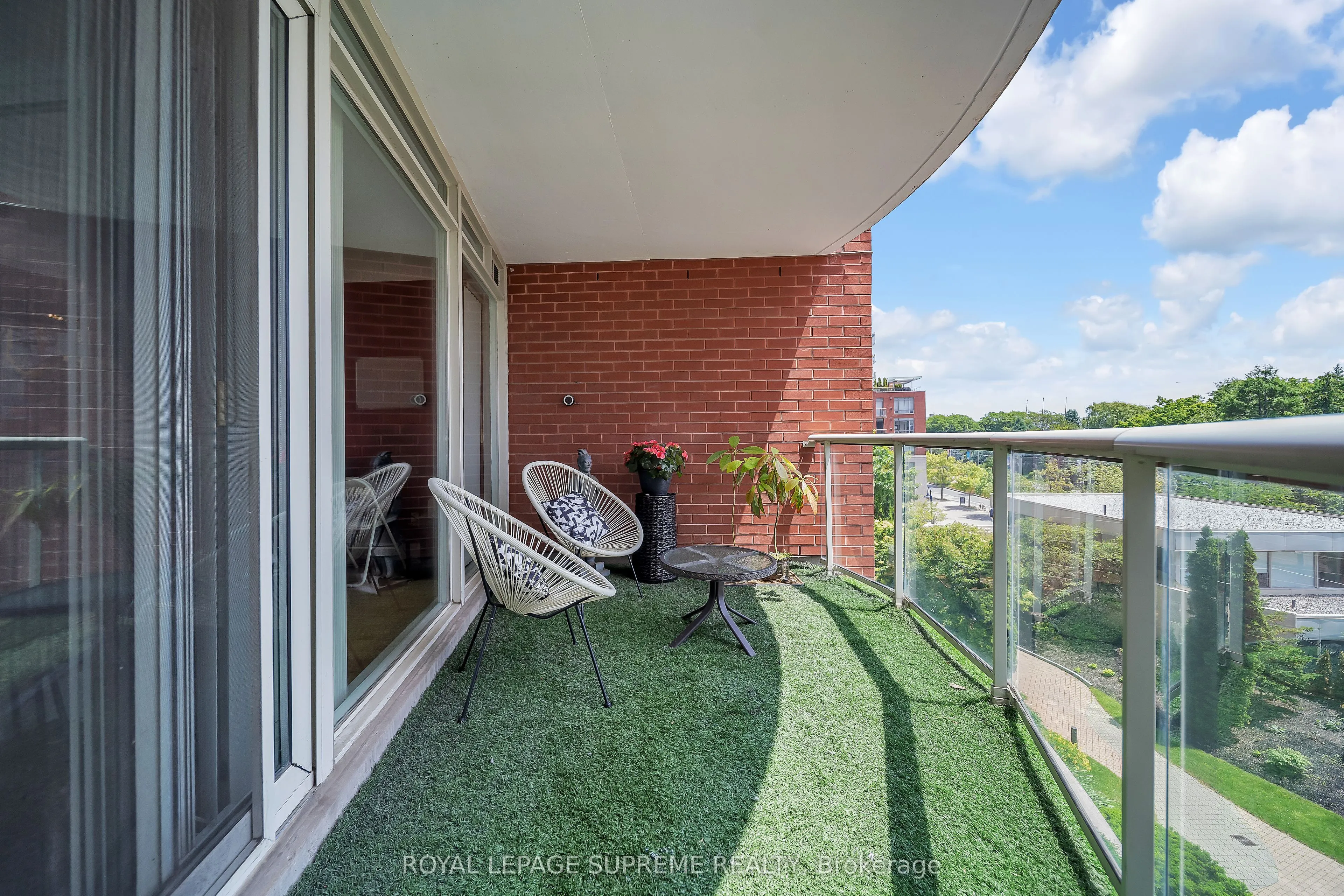 550 Queens Quay W, #416