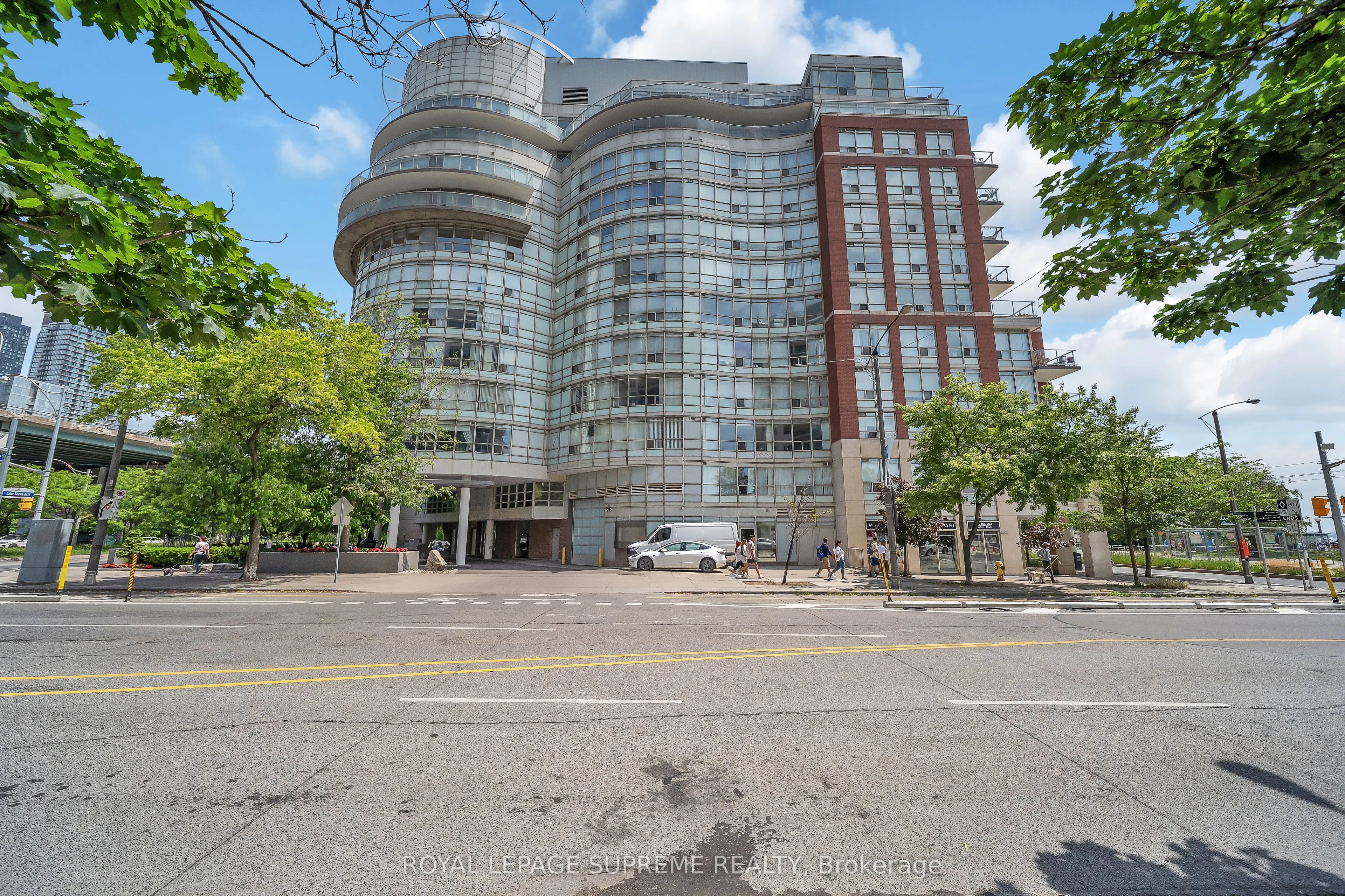 550 Queens Quay W, #416
